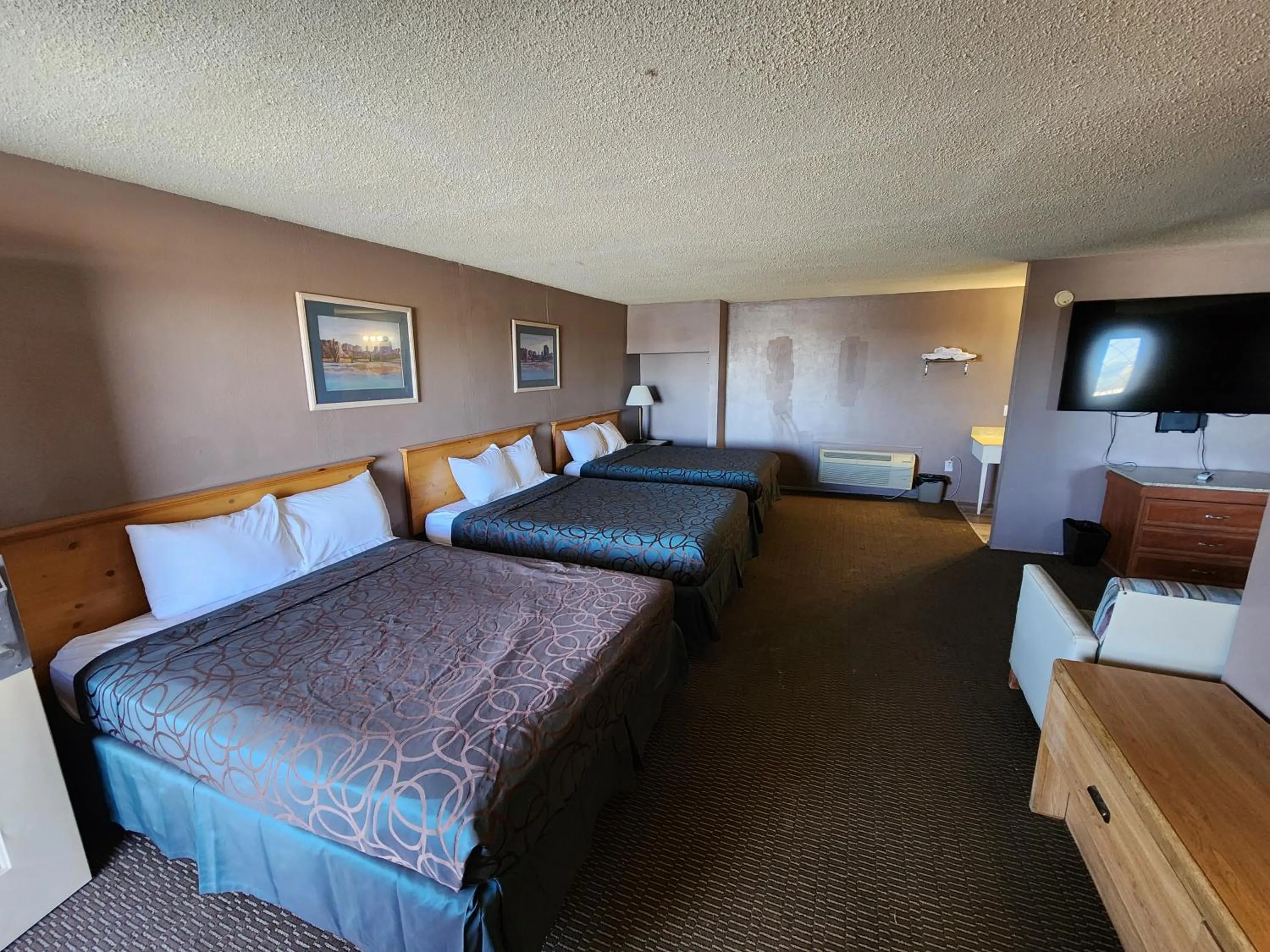 Bed in Satellite Inn