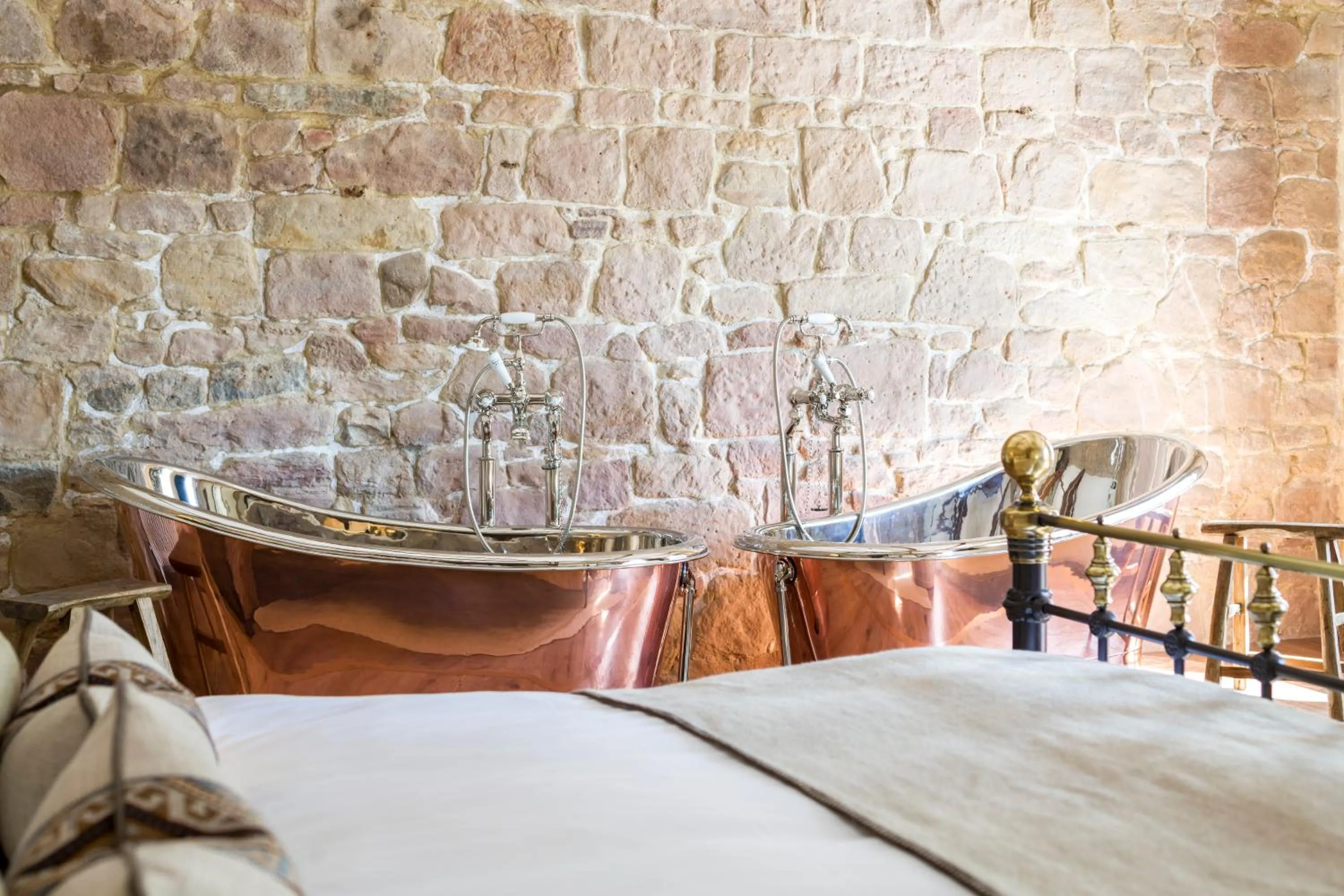 Bath, Bed in Beadnell Towers Hotel