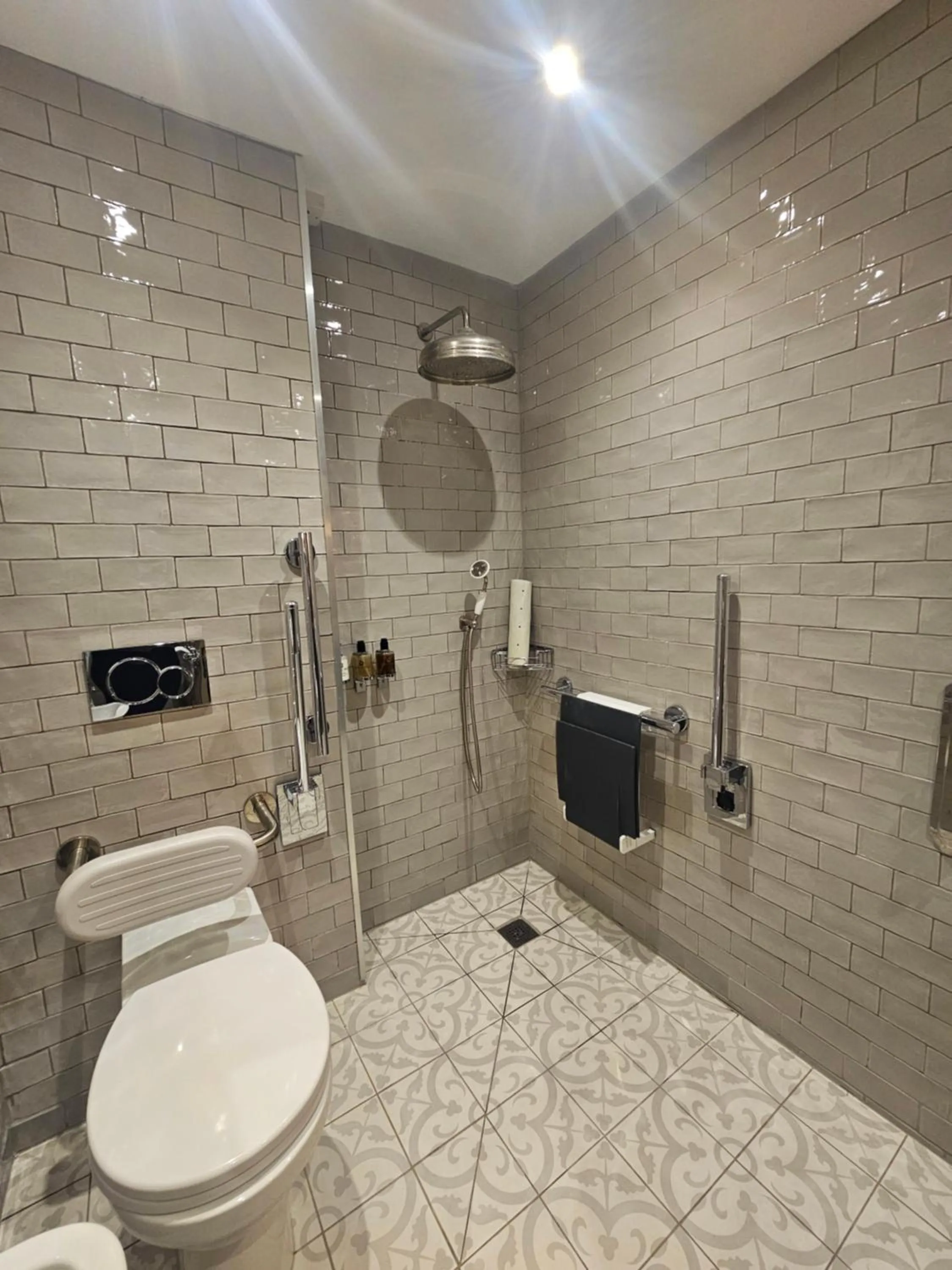 Shower in Beadnell Towers Hotel