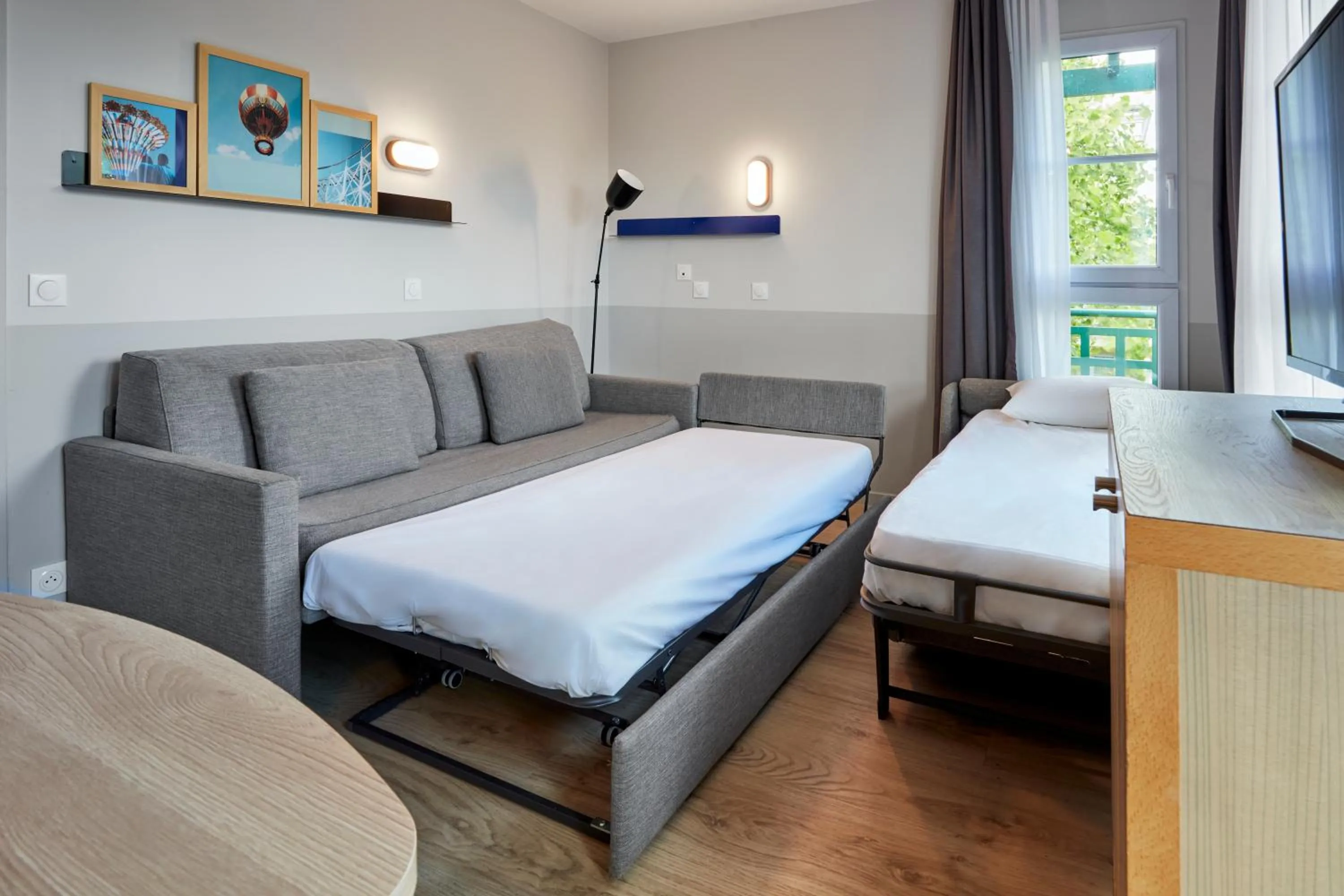 Bed in Aparthotel Adagio Val d'Europe près de Disneyland Paris