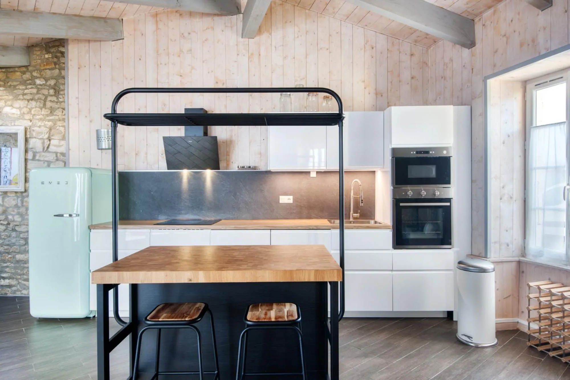 Communal kitchen in Maison Valériane
