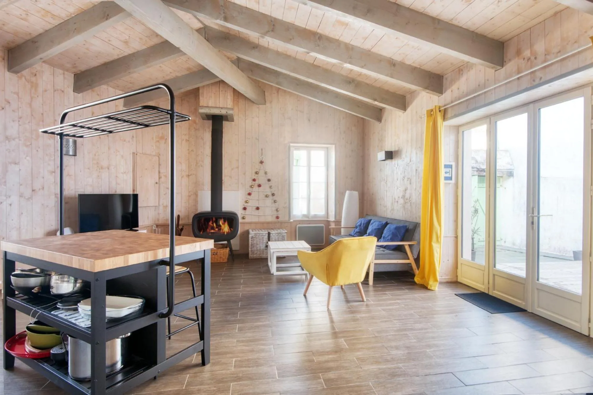 Communal lounge/ TV room in Maison Valériane