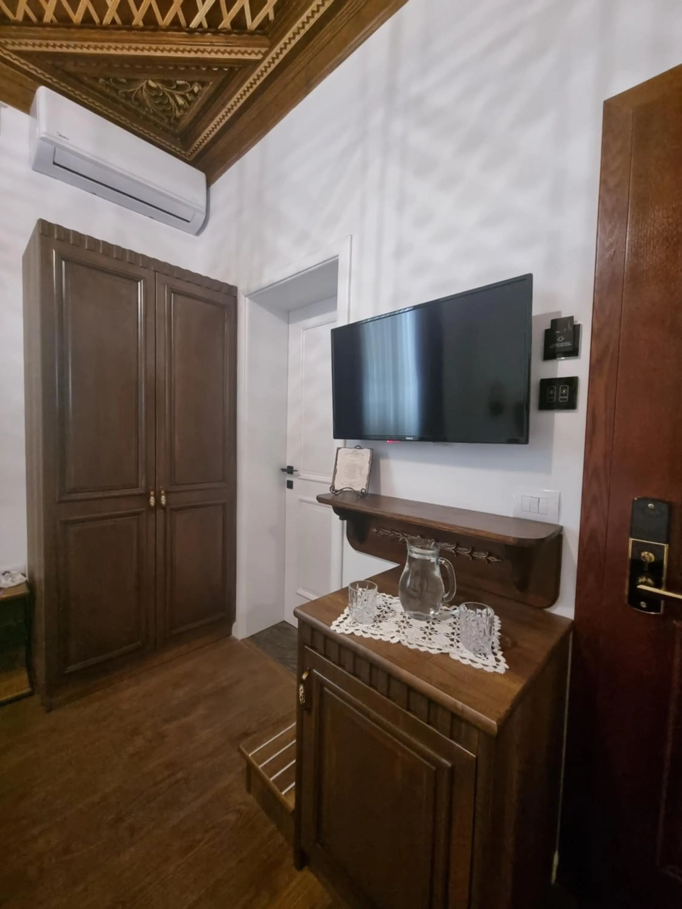 TV and multimedia in HOTEL VILA TWIX