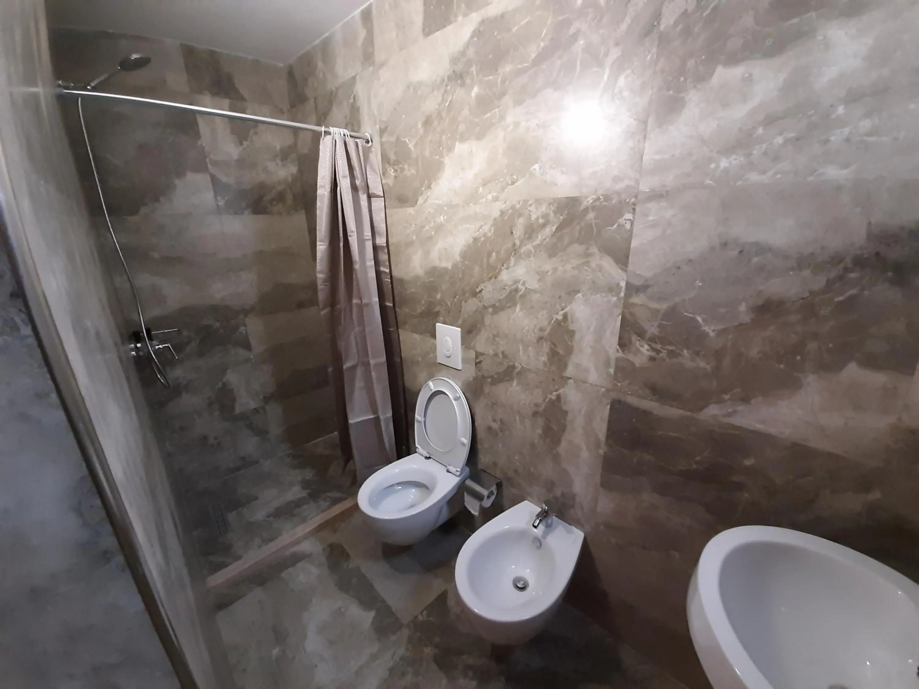 Shower in HOTEL VILA TWIX