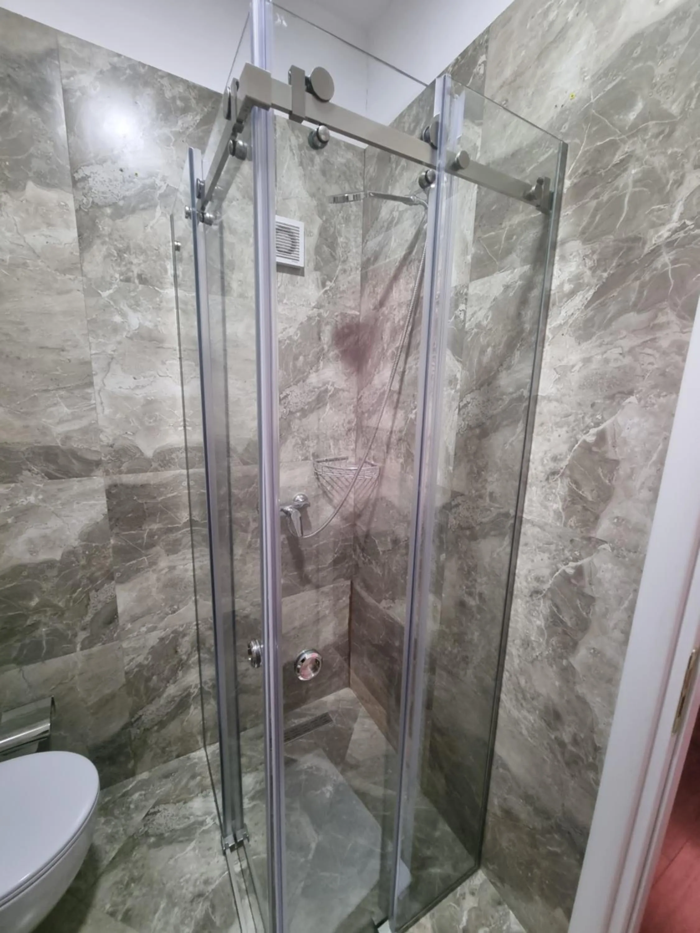 Shower in HOTEL VILA TWIX