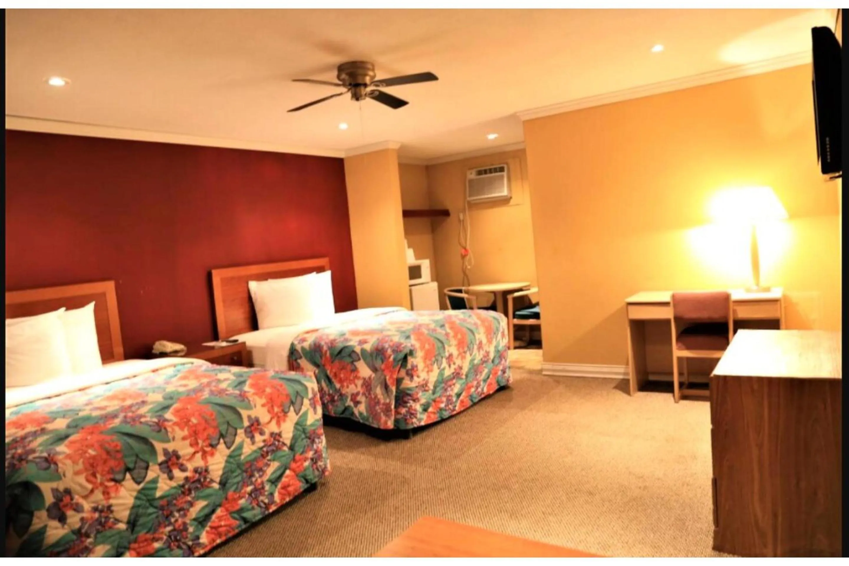 Bedroom in Capital O Hotel Beeville -US 181