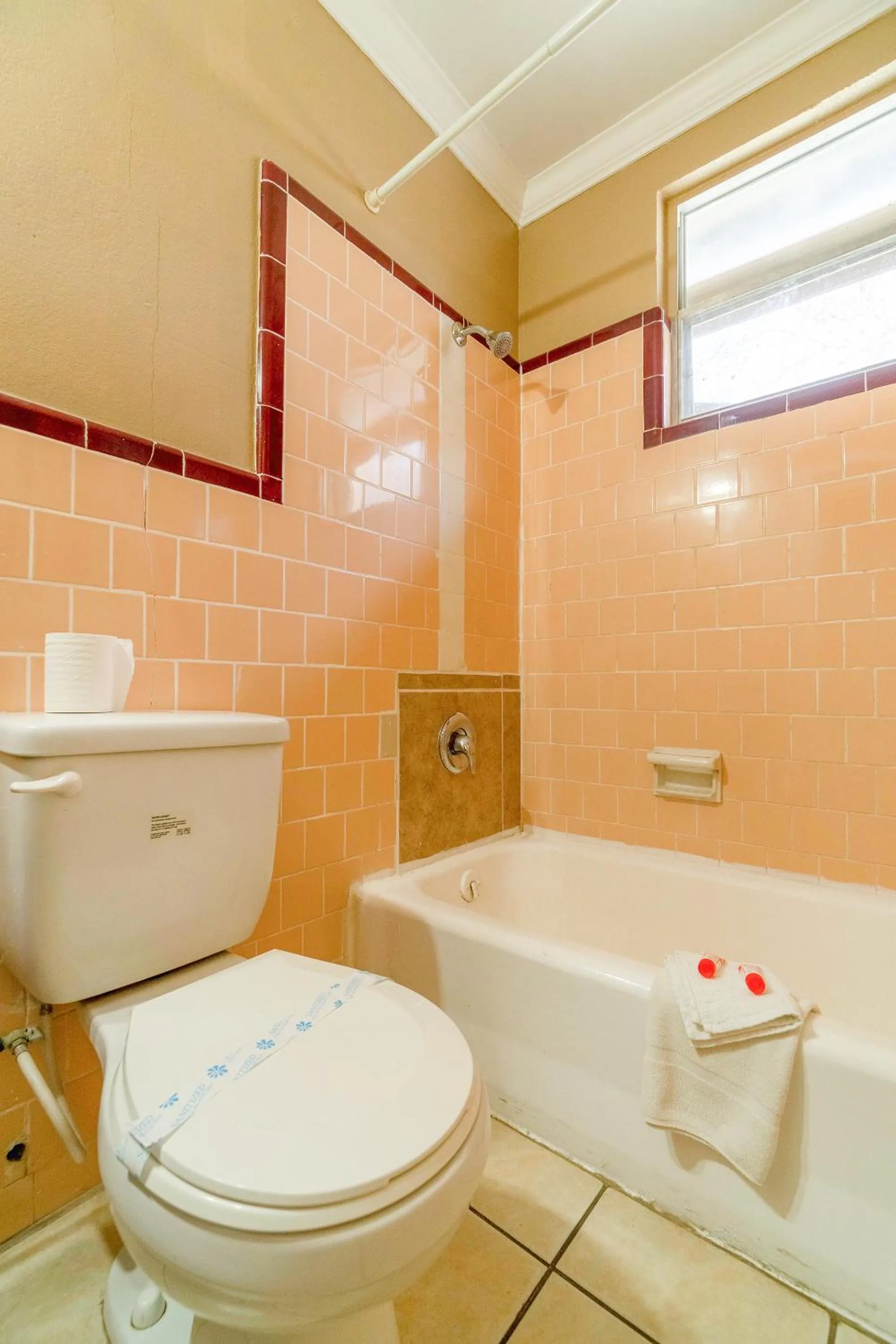 Bathroom in Capital O Hotel Beeville -US 181