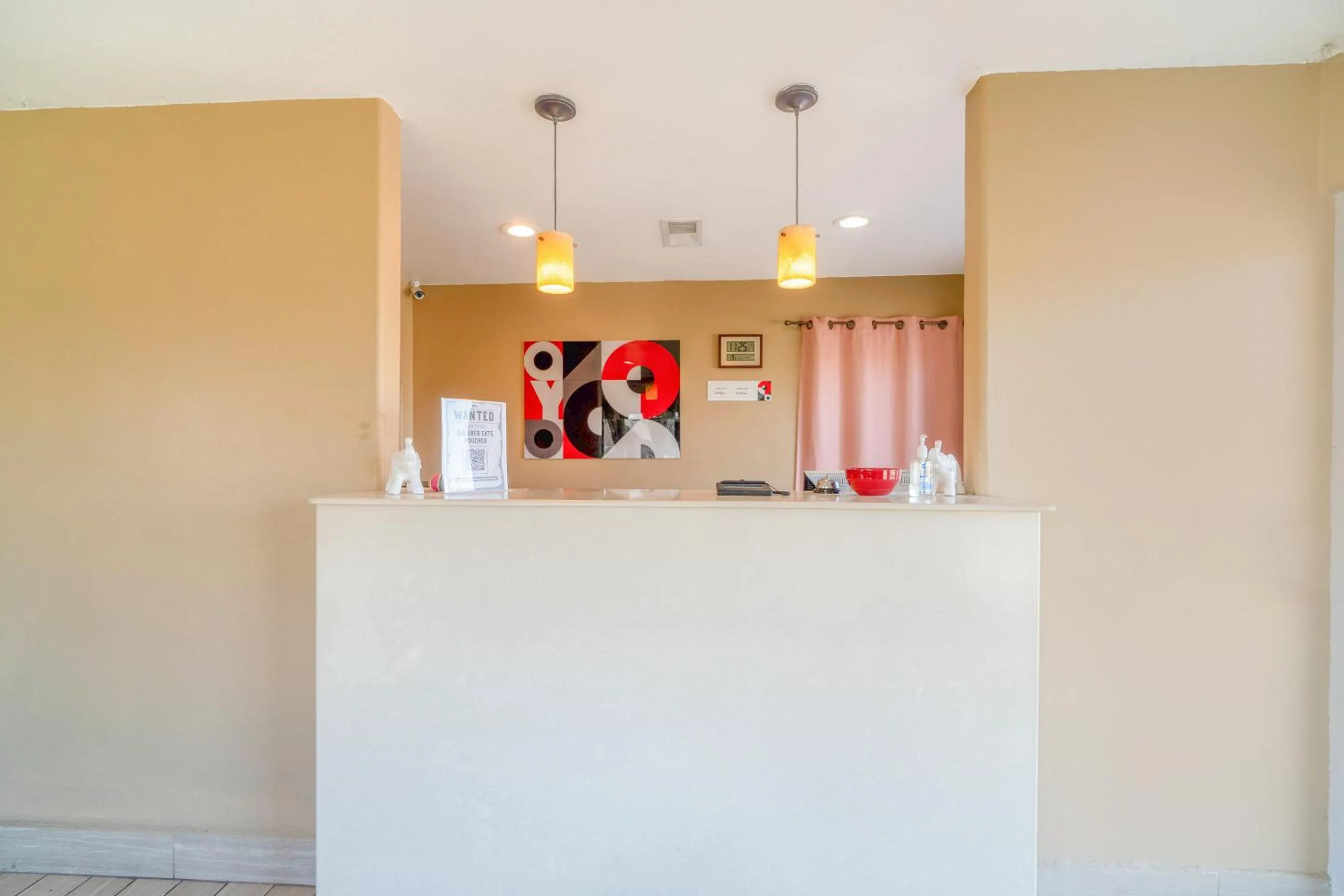 Lobby or reception in Capital O Hotel Beeville -US 181