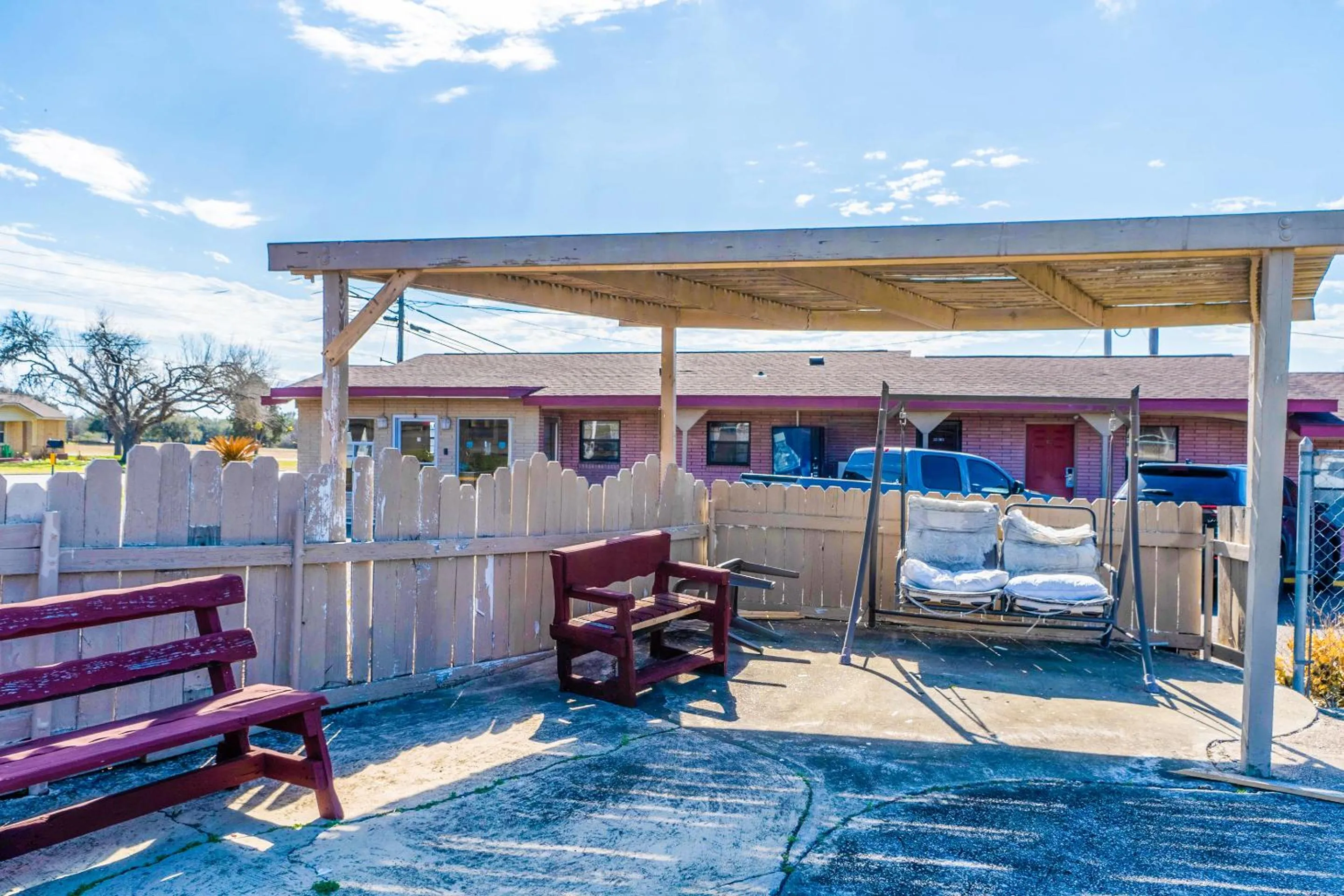 Area and facilities in Capital O Hotel Beeville -US 181