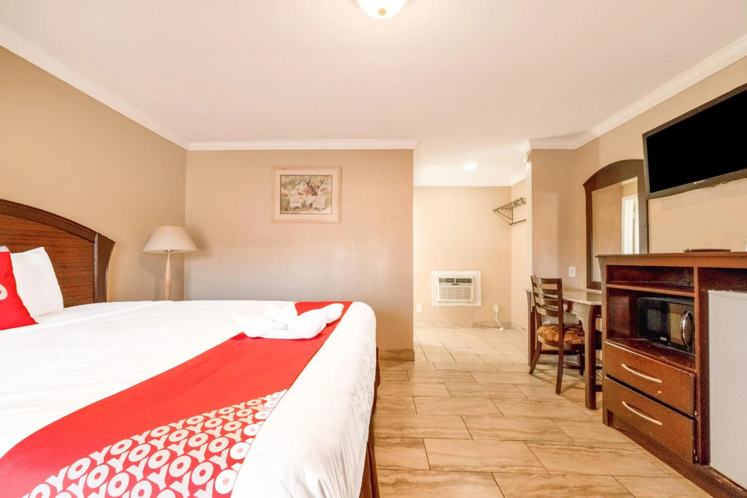 Bedroom in Capital O Hotel Beeville -US 181