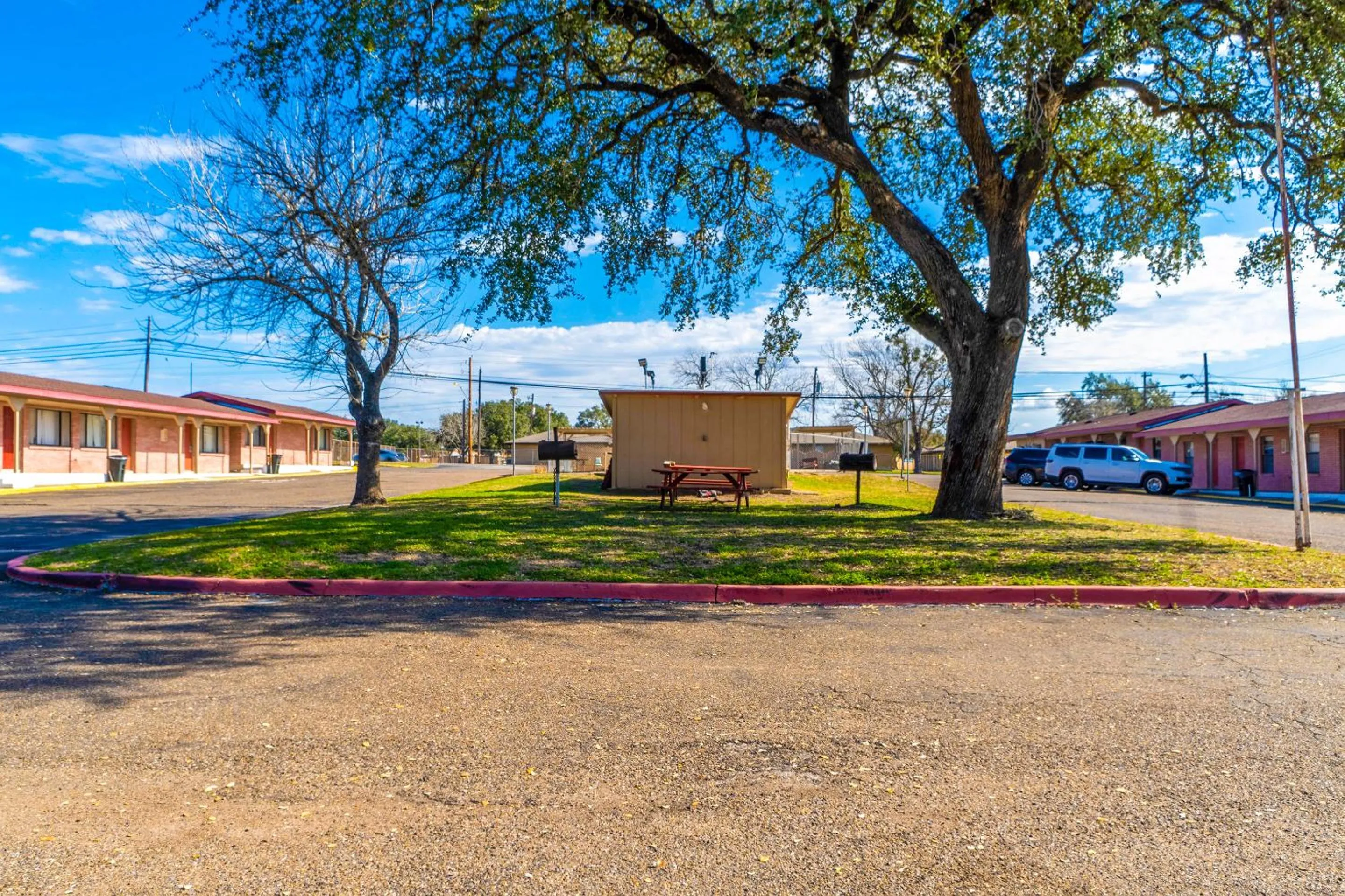 Street view in Capital O Hotel Beeville -US 181