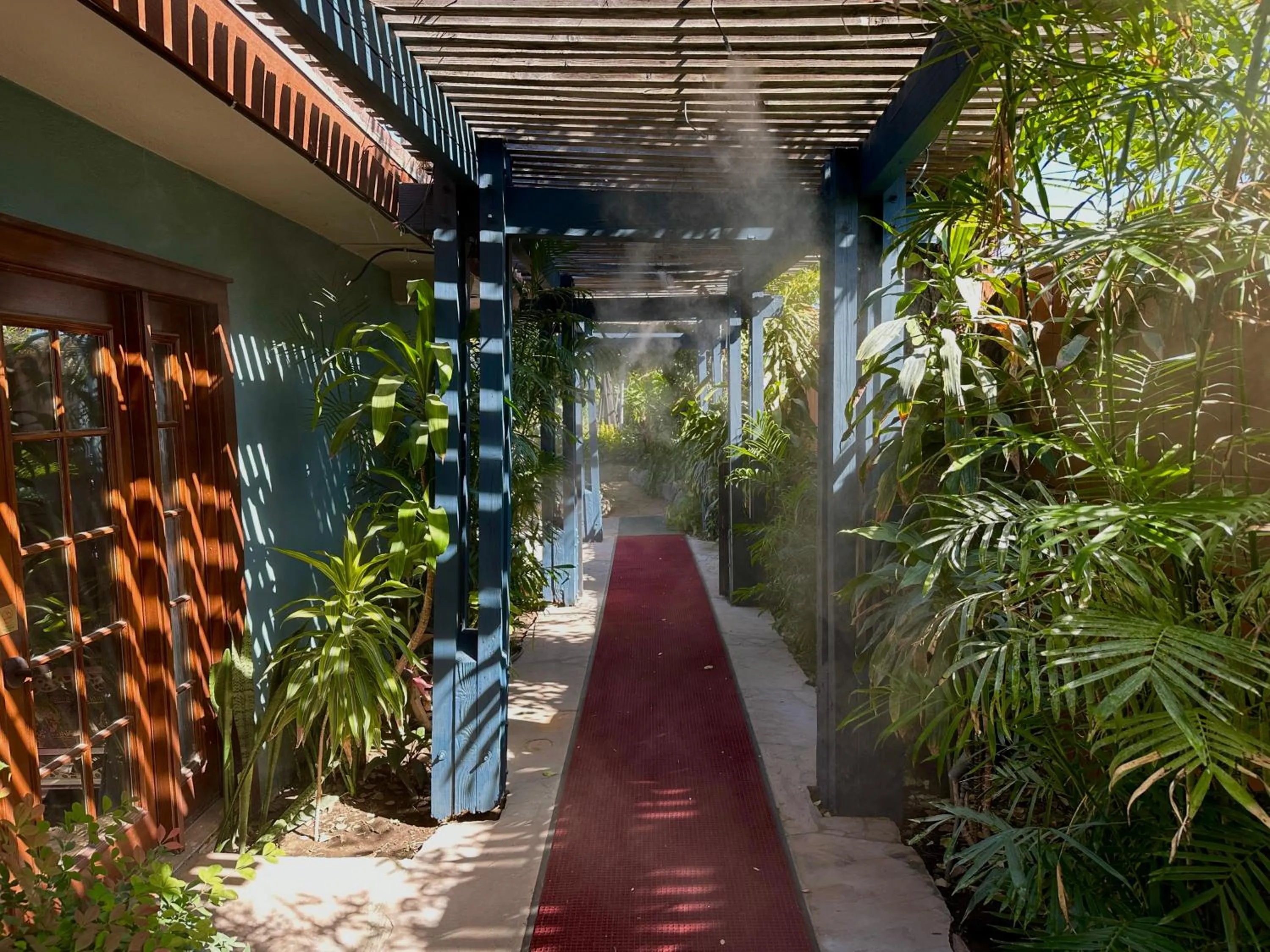 Vista Grande Resort - A Gay Men's Resort