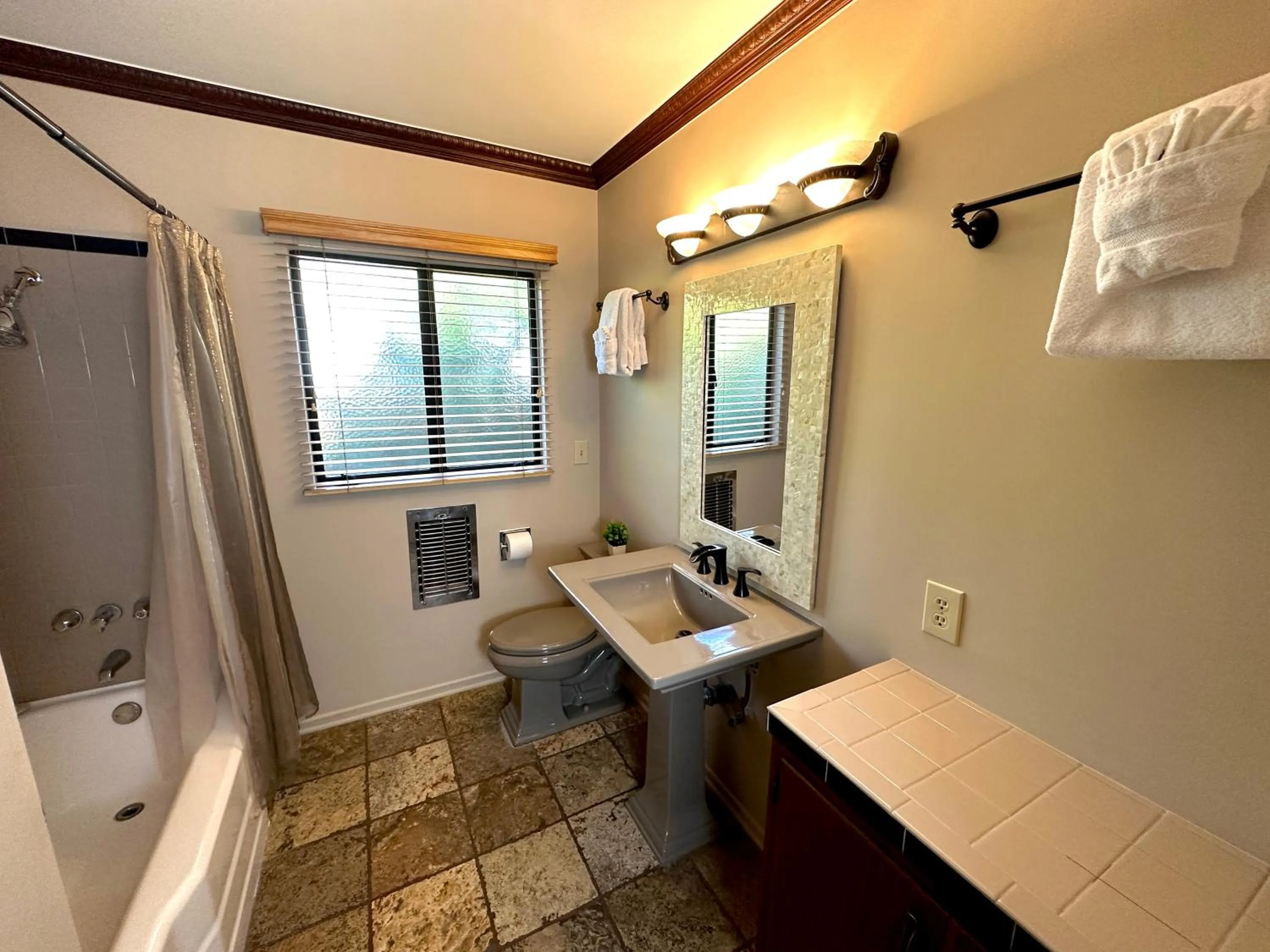 Vista Grande Resort - A Gay Men's Resort