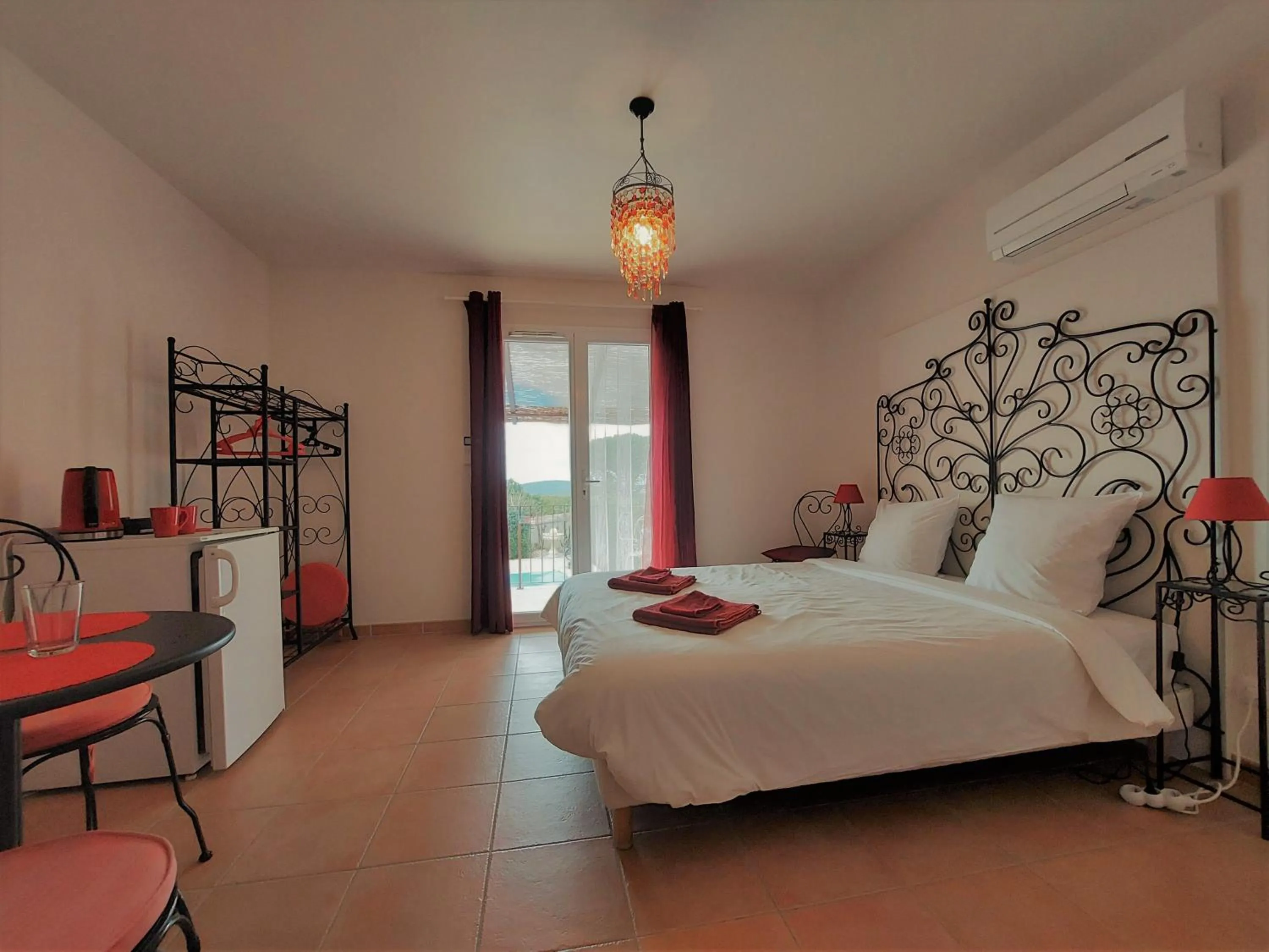 Bedroom, Bed in Rêve du VerDHon