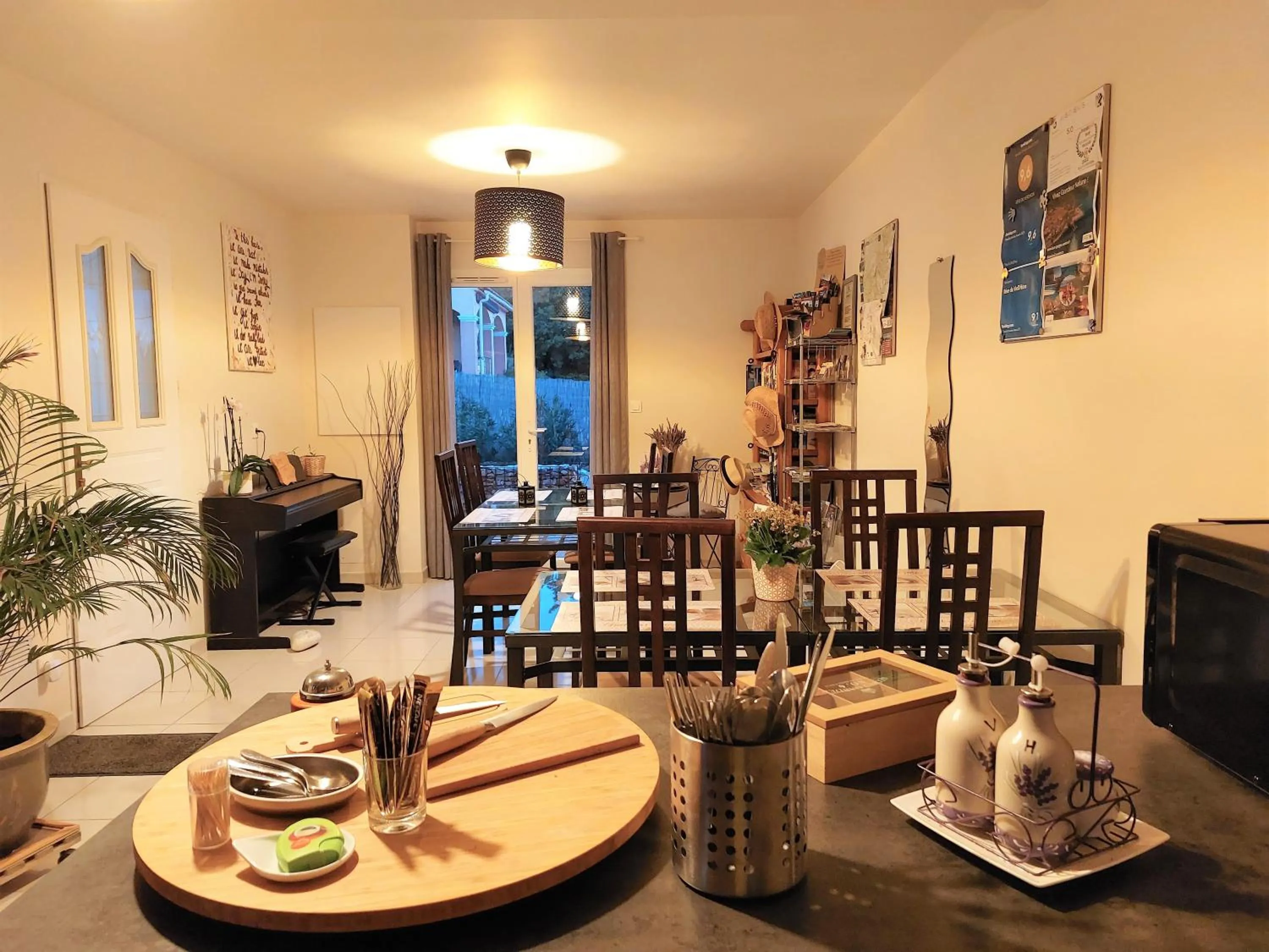 Restaurant/places to eat in Rêve du VerDHon