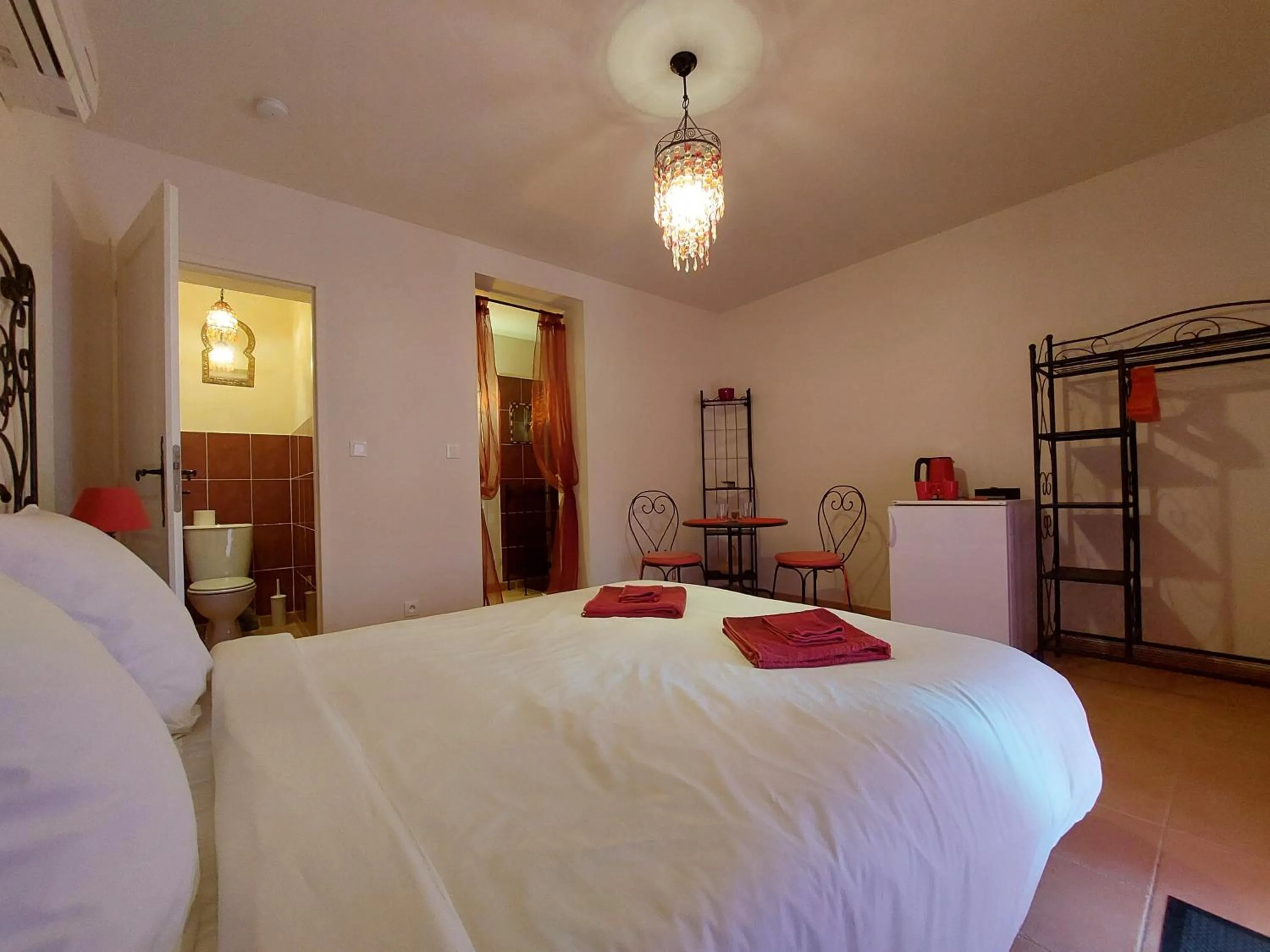 Bedroom, Bed in Rêve du VerDHon