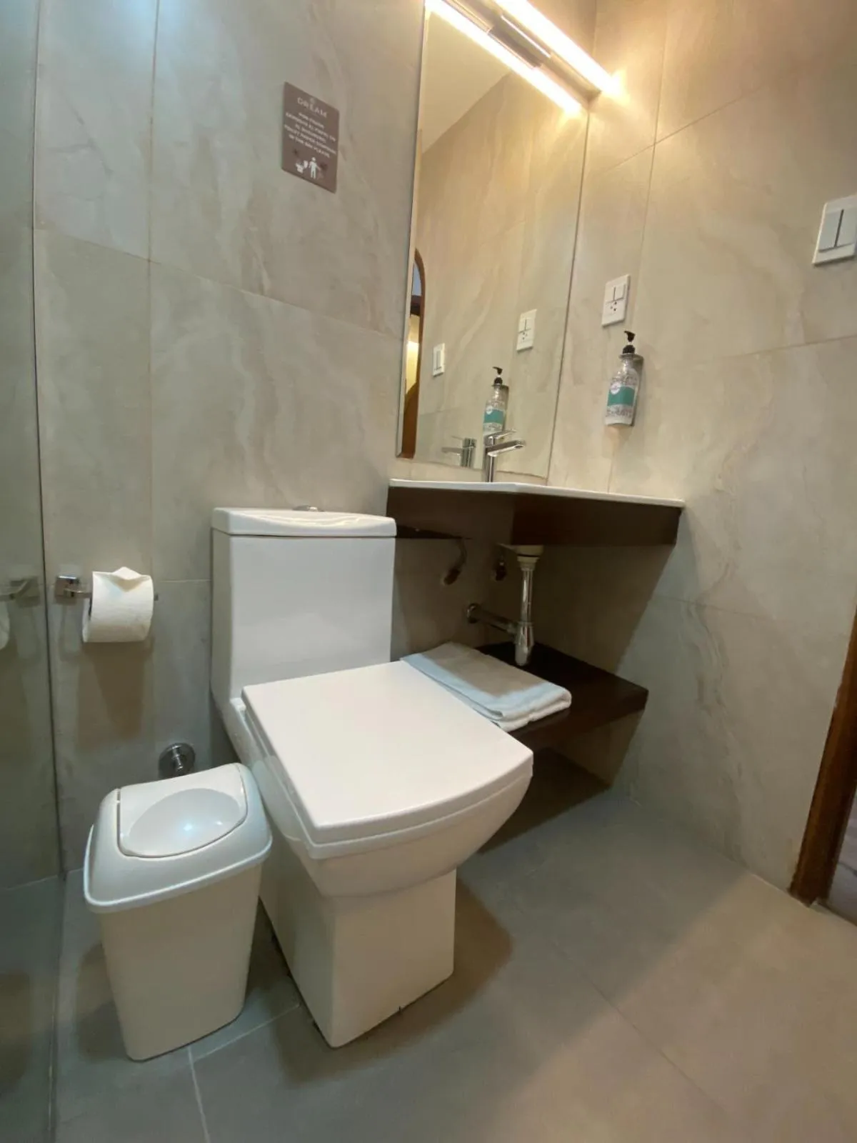 Toilet in DREAM By Stannum Hotel