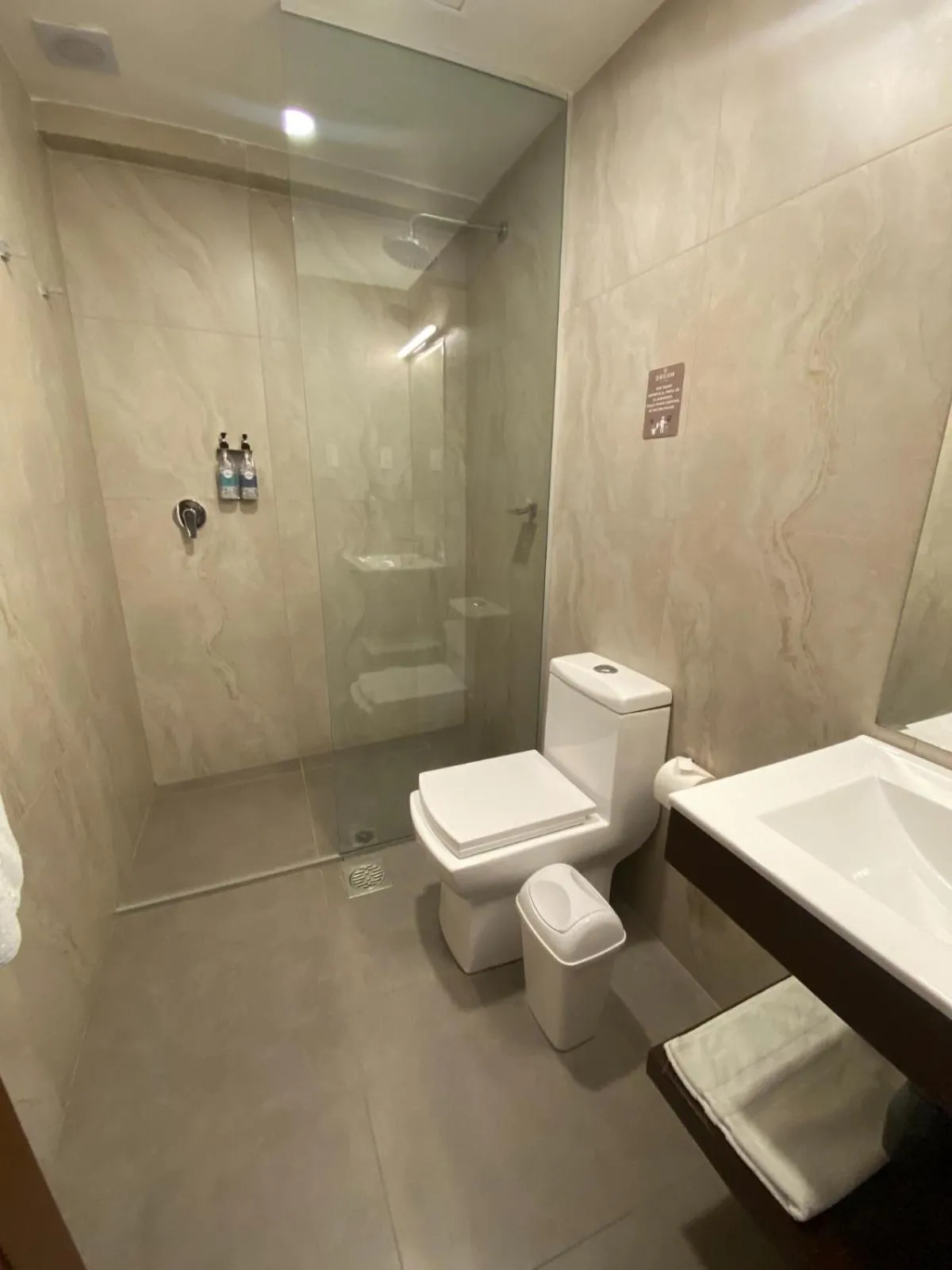 Toilet in DREAM By Stannum Hotel