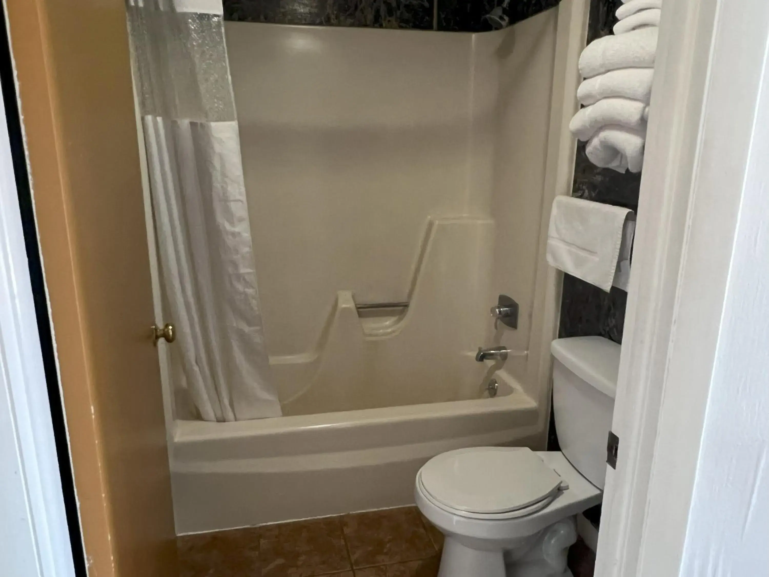 King Room - Non-Smoking in Travelodge by Wyndham Hershey King Room - Non-Smoking in Travelodge by Wyndham Hershey