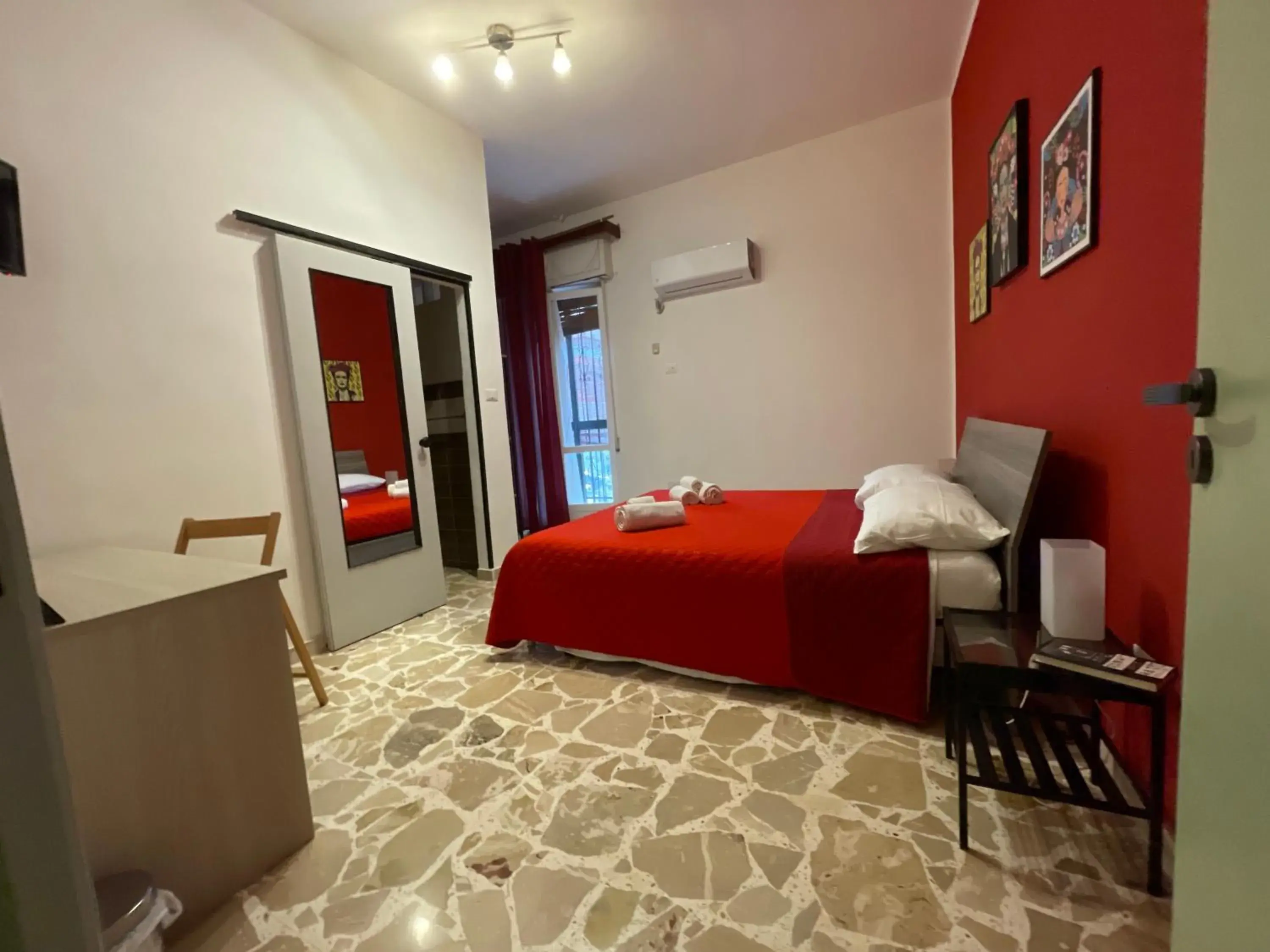 Deluxe Double Room with Balcony - single occupancy in Le Gorgoni b&b Deluxe Double Room with Balcony - single occupancy in Le Gorgoni b&b