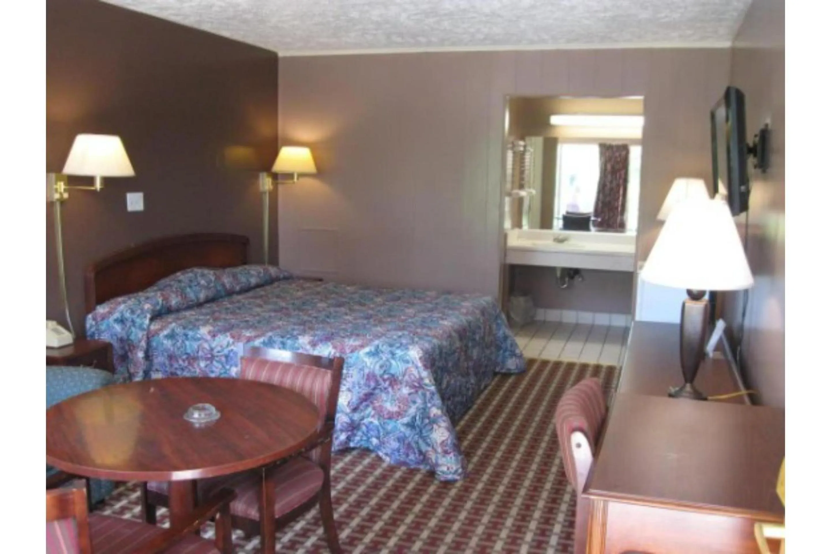 Bedroom, Bed in Capital O Fincastle Motor Inn Tazewell