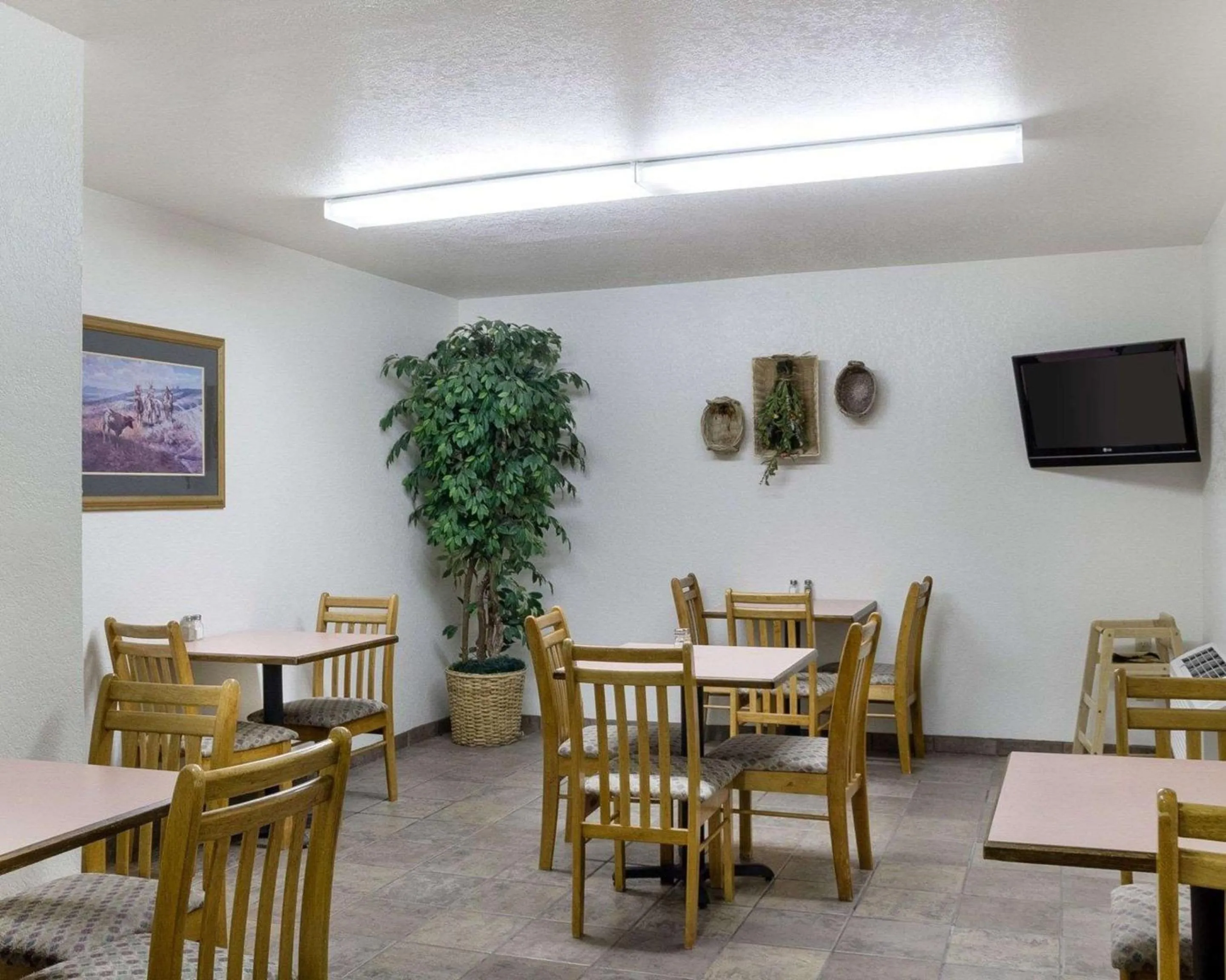 Restaurant/places to eat in Royal Inn Keystone