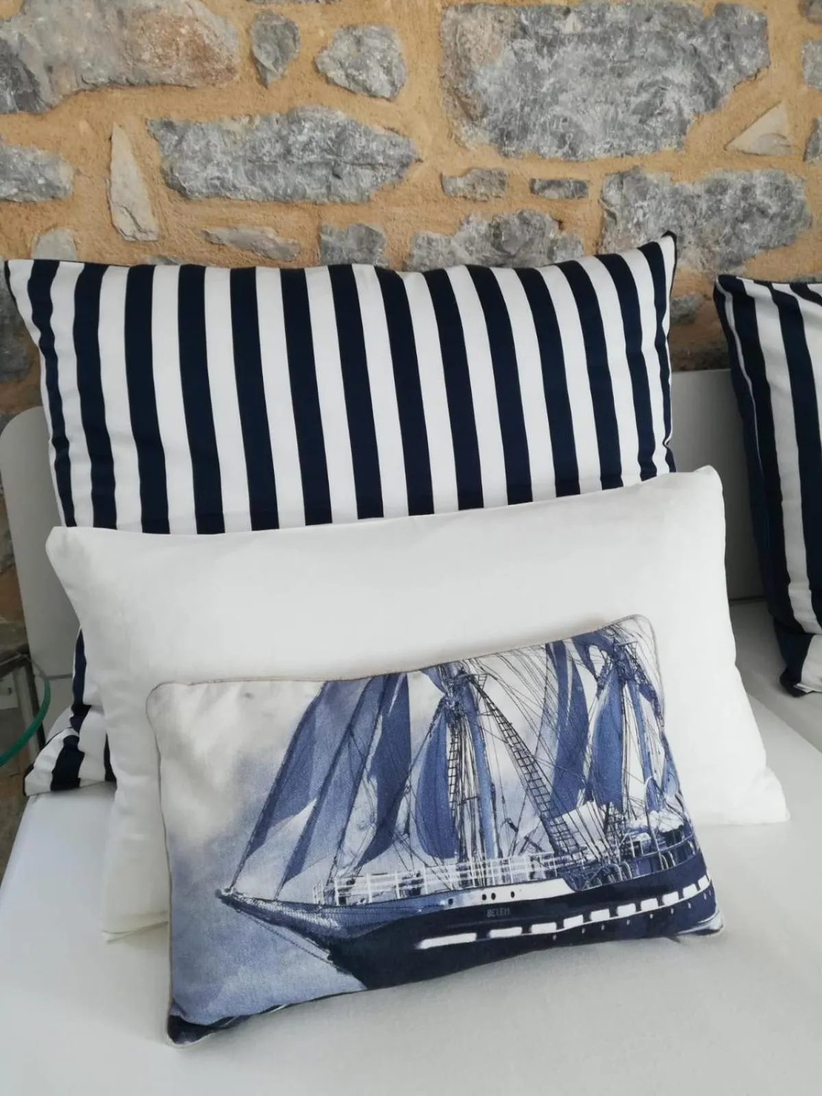 Decorative detail, Bed in Villetta Nautica Faggioni