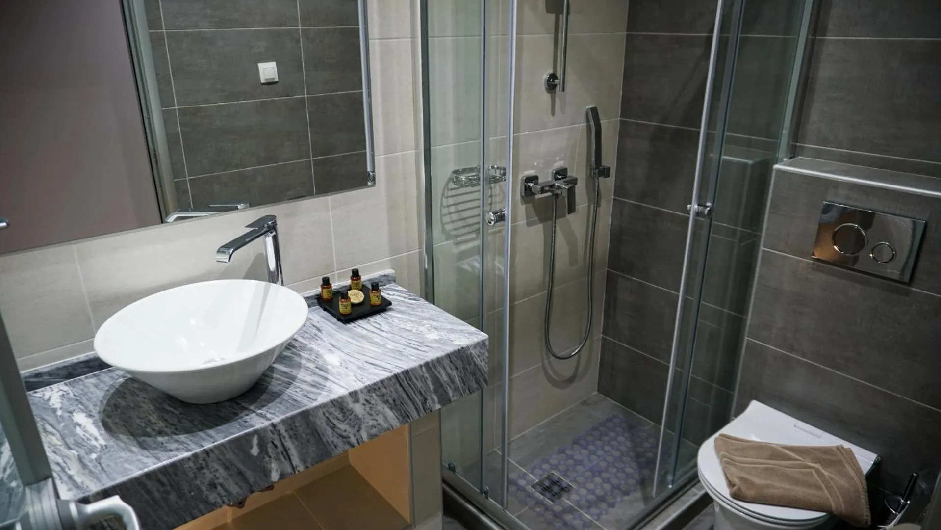 Shower in Agnes Deluxe Hotel