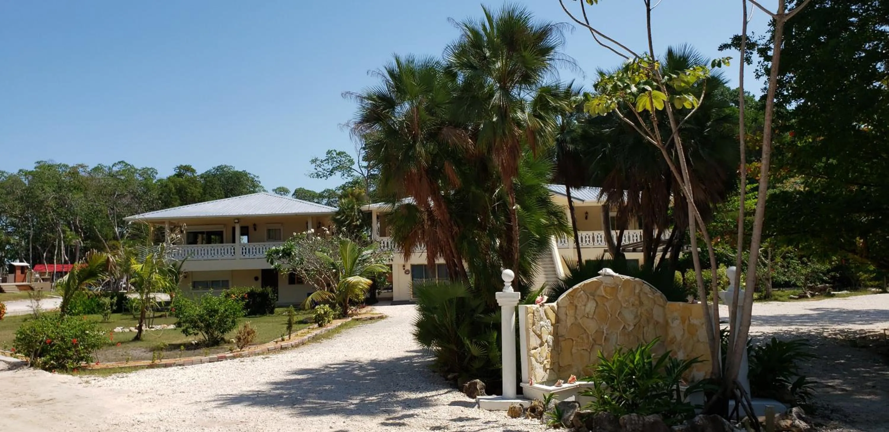 Facade/entrance in Seaside Chateau Resort