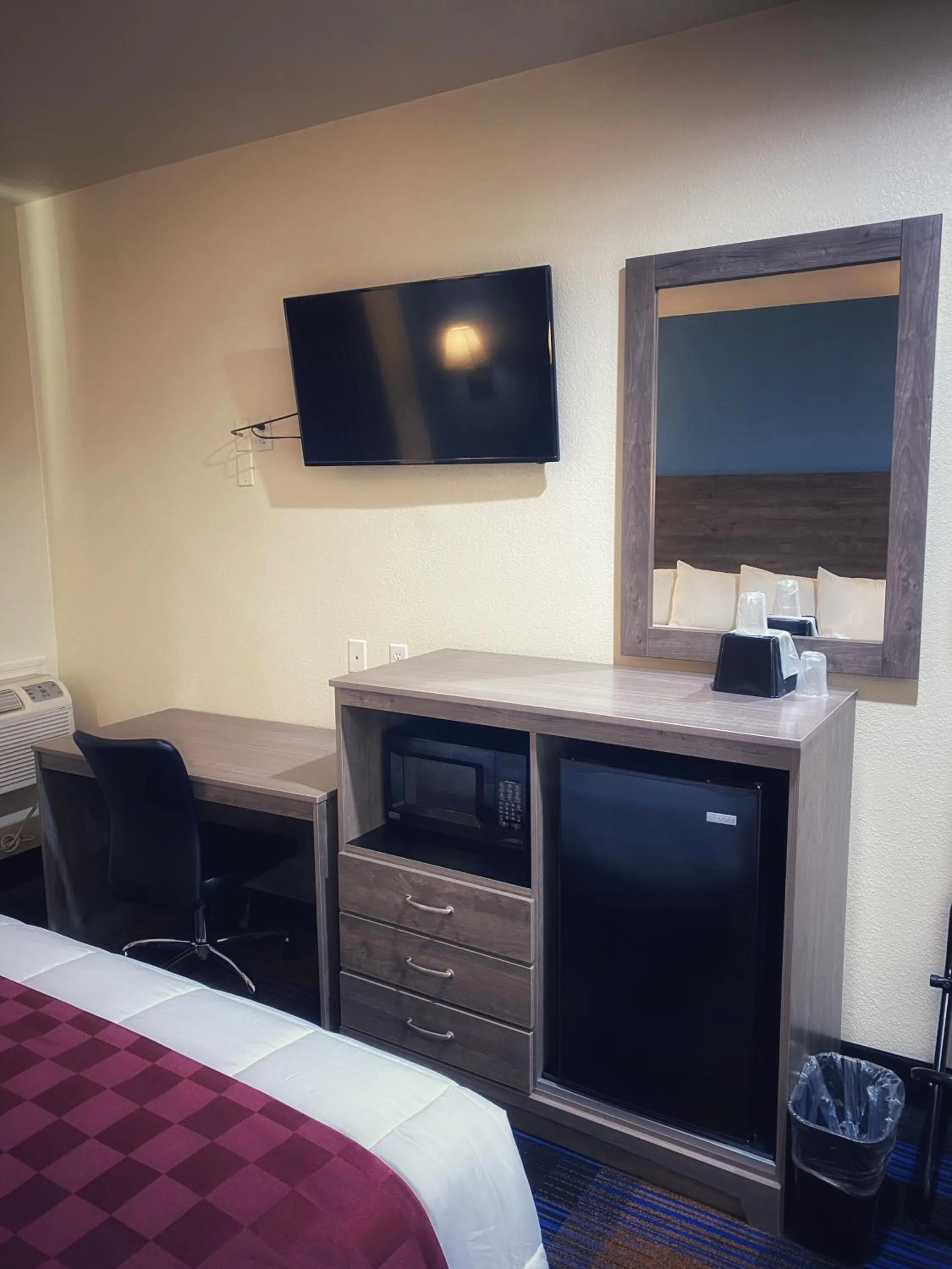 Bed in Lone Star Inn