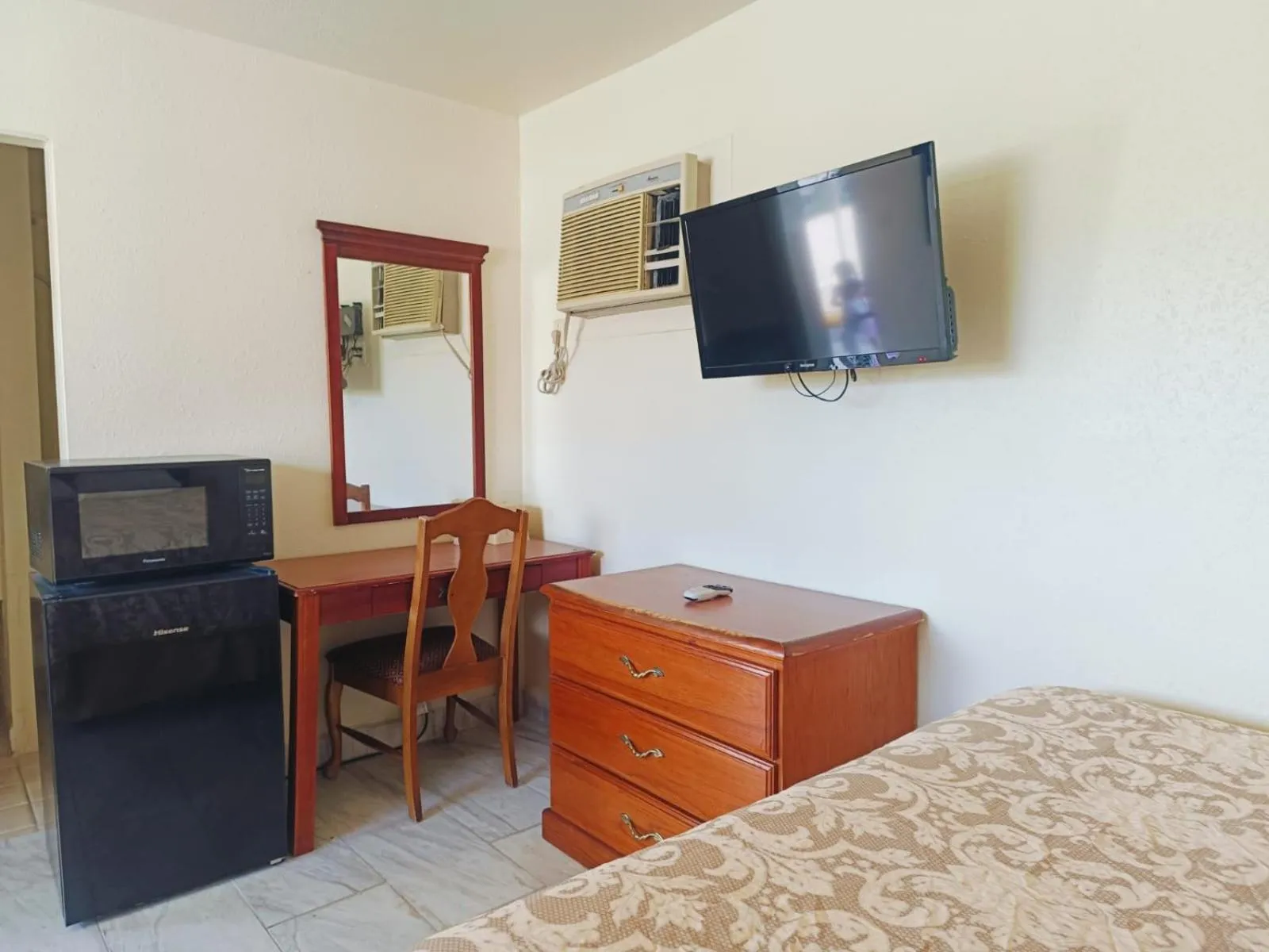 Bedroom, Bed in Pen Ann by Capital O Pharr-McAllen TX