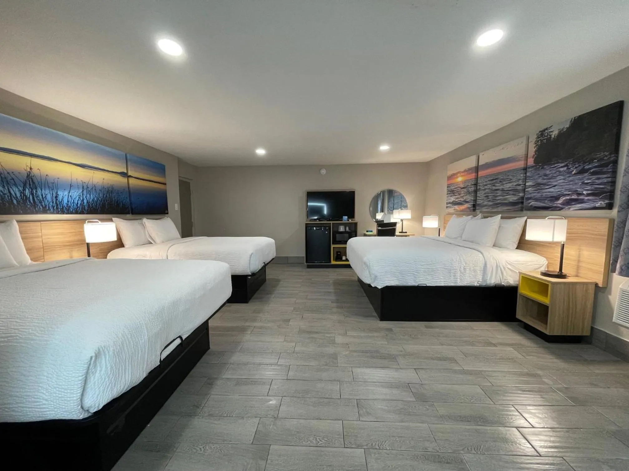 Bed in Days Inn by Wyndham Sulphur Springs