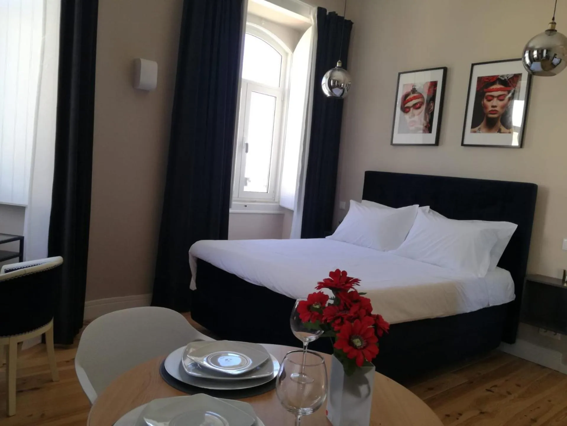 Bed in Temple Suites Guesthouse