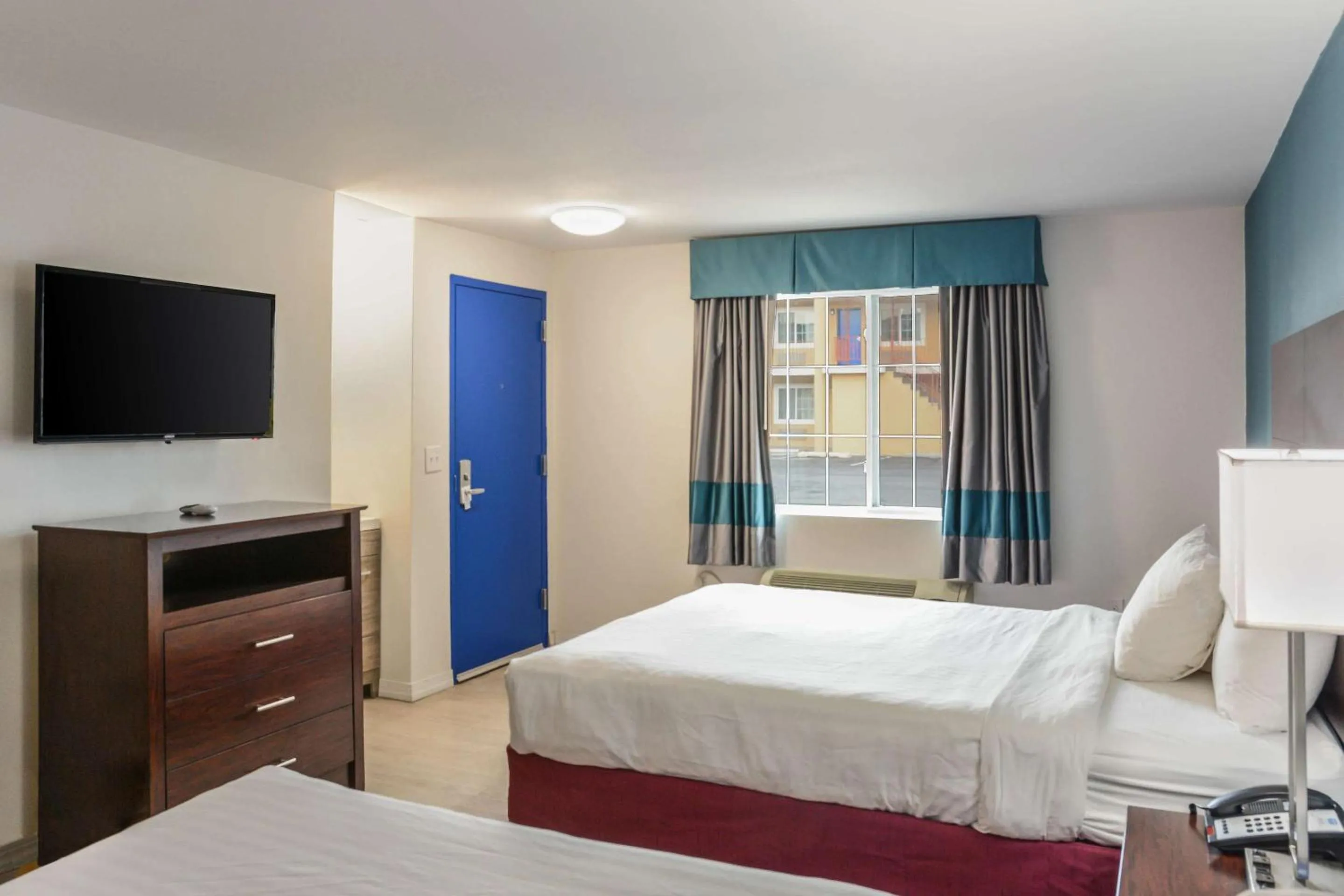 Bedroom, Bed in Rodeway Inn Milford