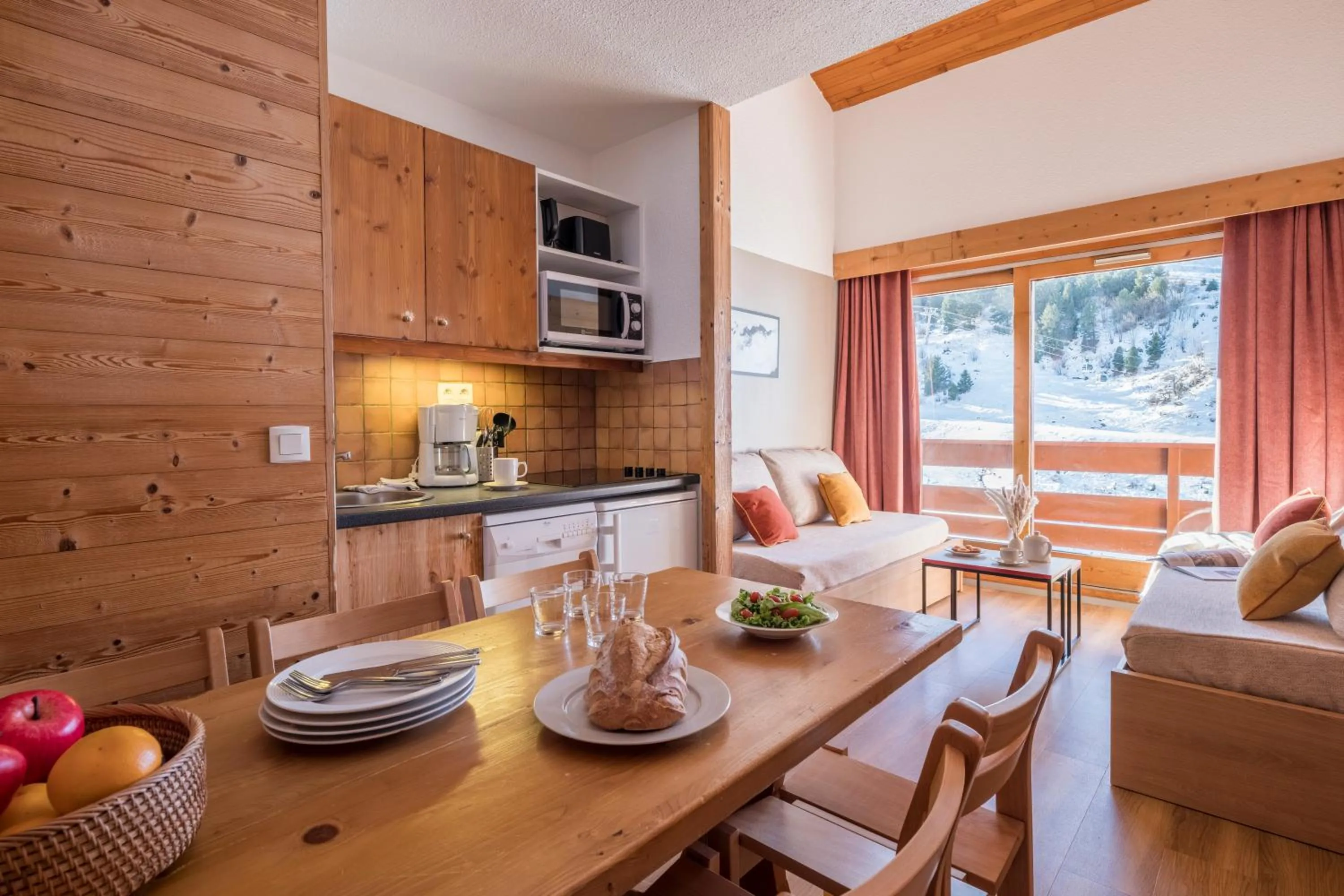 Kitchen or kitchenette in Résidence Pierre & Vacances Les Sentiers du Tueda