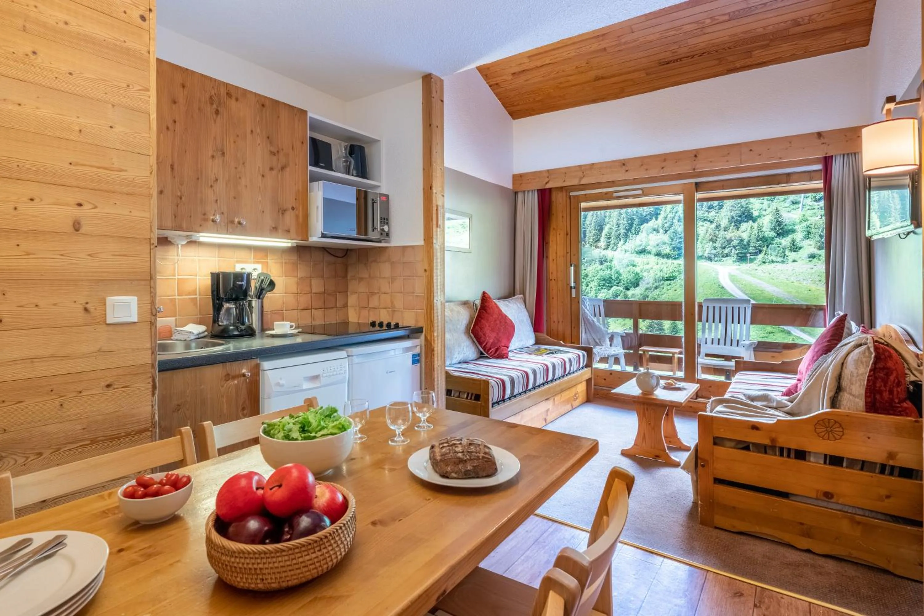 Kitchen or kitchenette in Résidence Pierre & Vacances Les Sentiers du Tueda