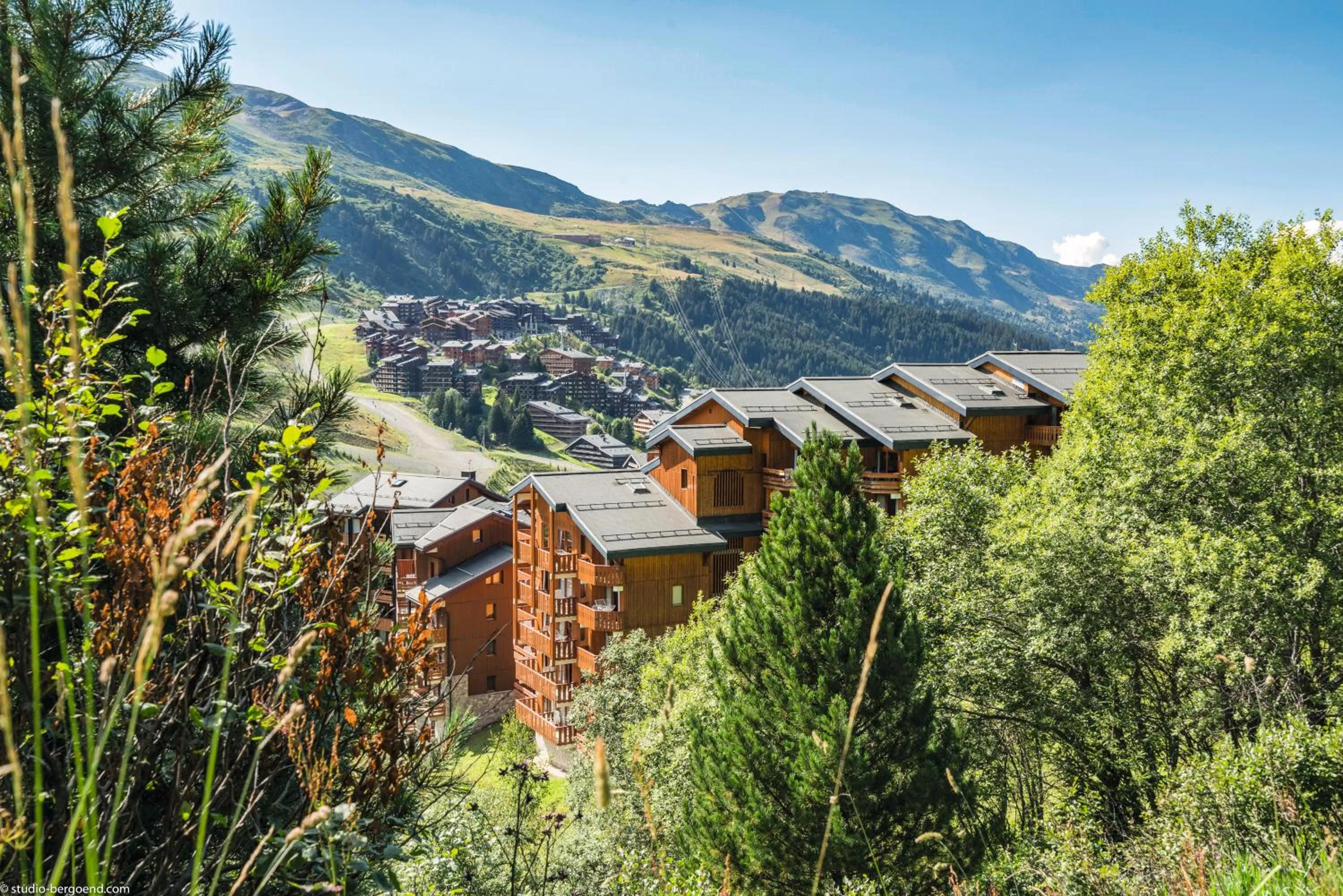 Property building in Résidence Pierre & Vacances Les Sentiers du Tueda