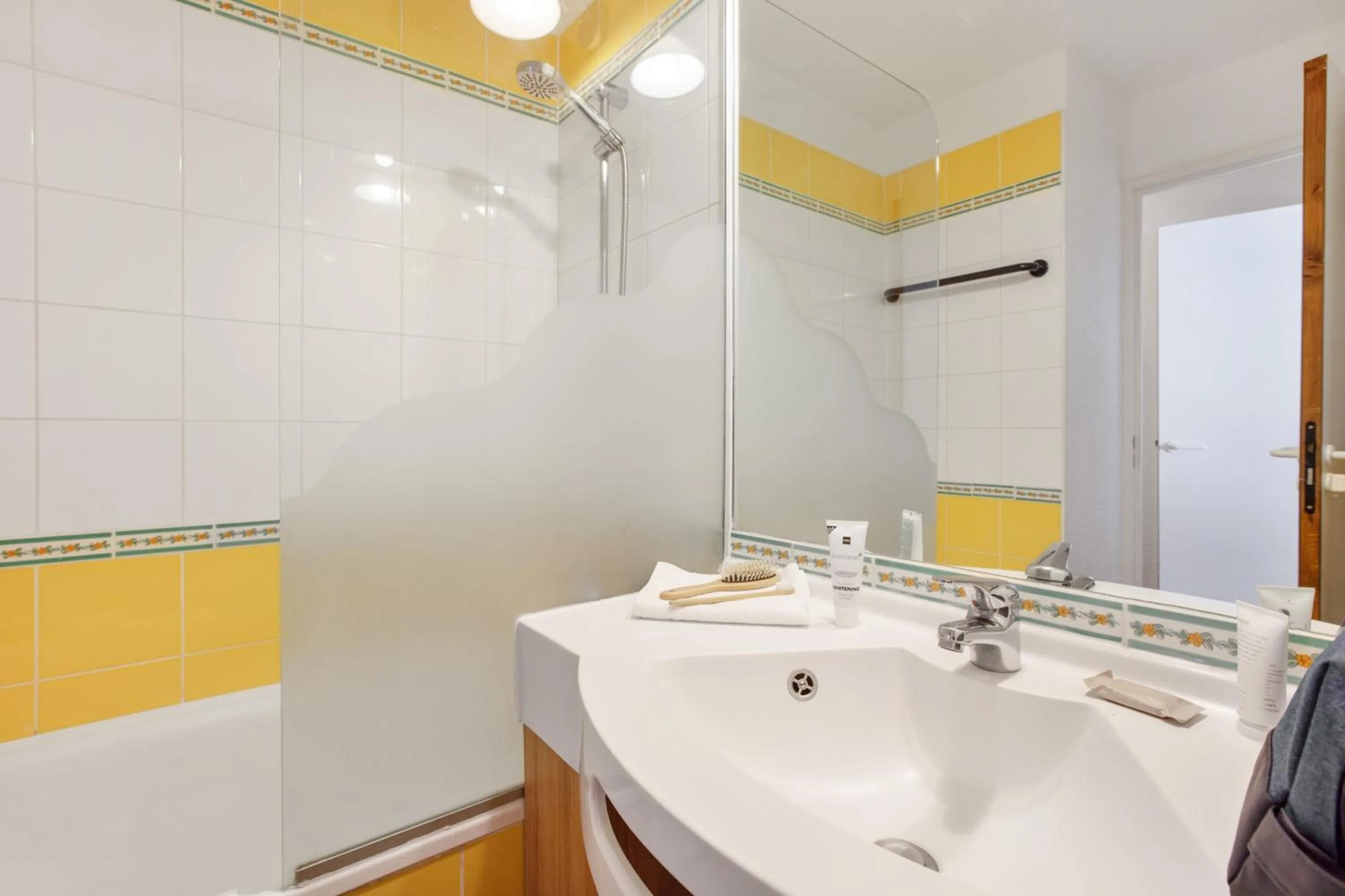 Shower in Résidence Pierre & Vacances Les Sentiers du Tueda