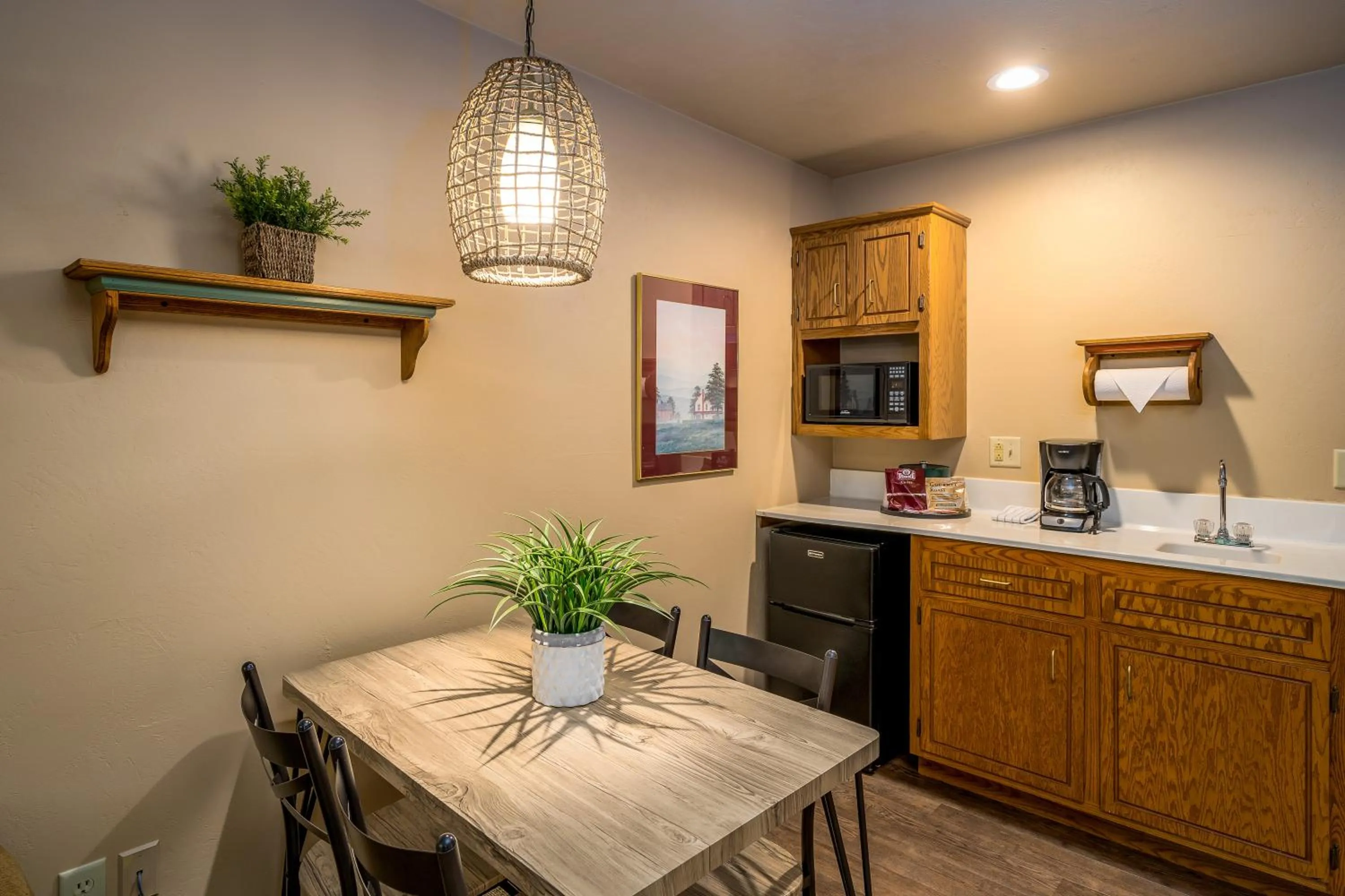 Kitchen or kitchenette in Somerset Inn & Suites