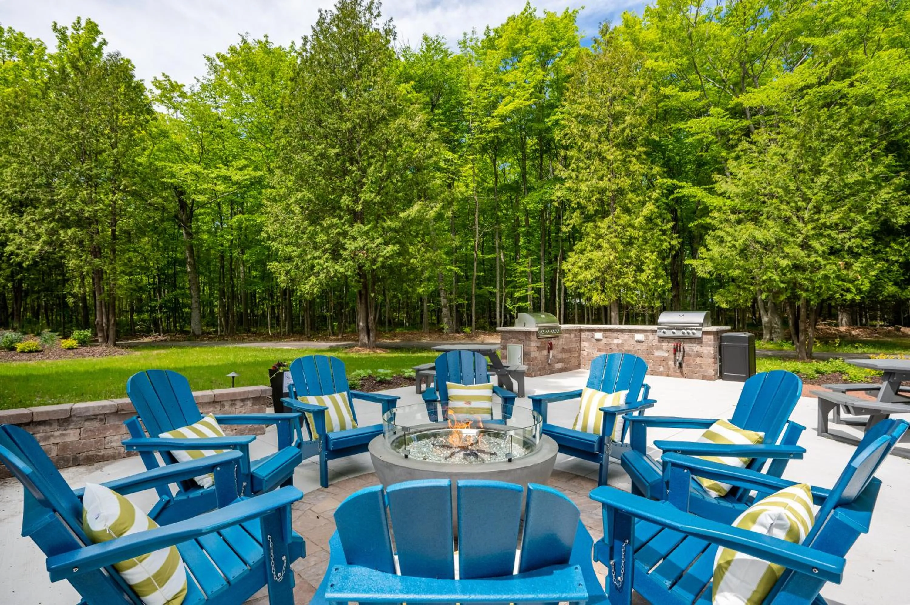 Somerset Inn & Suites