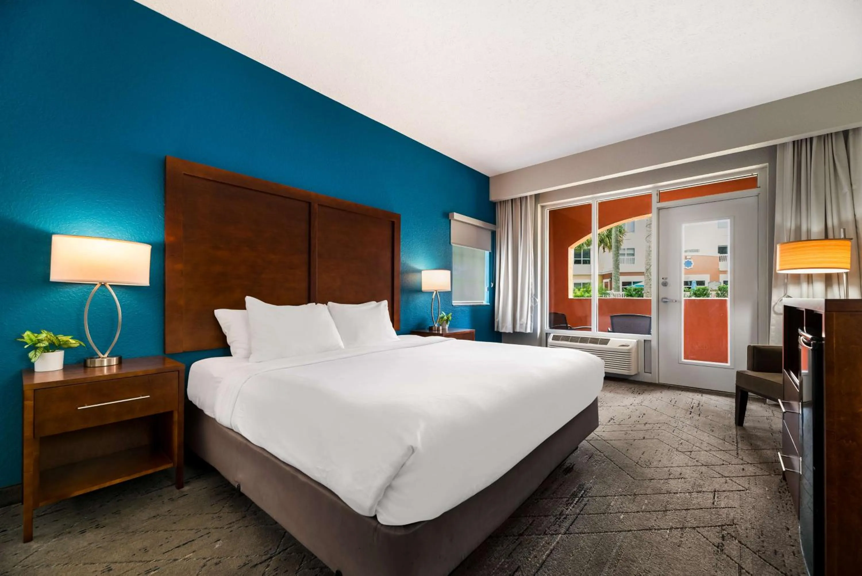 Bedroom, Bed in SureStay Plus Hotel by Best Western The Villages