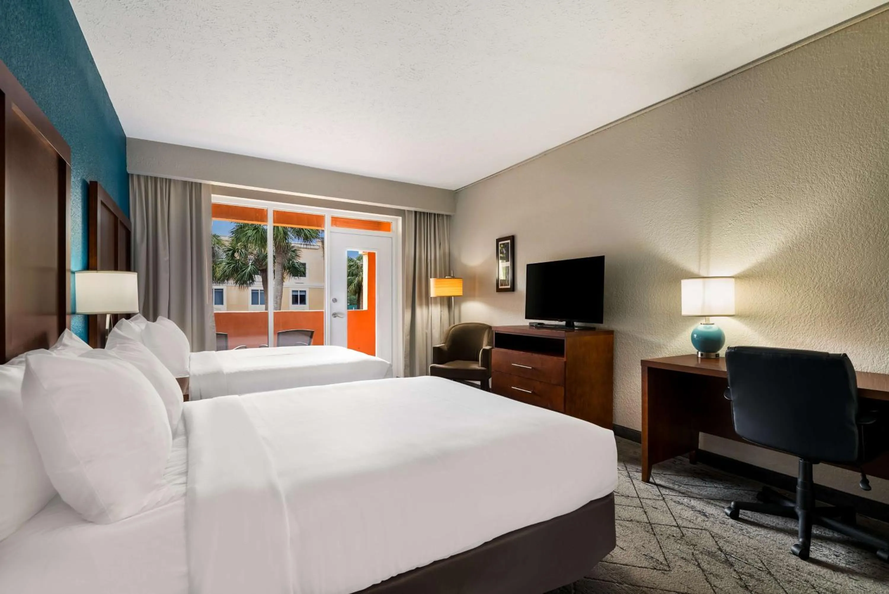 Bedroom, Bed in SureStay Plus Hotel by Best Western The Villages