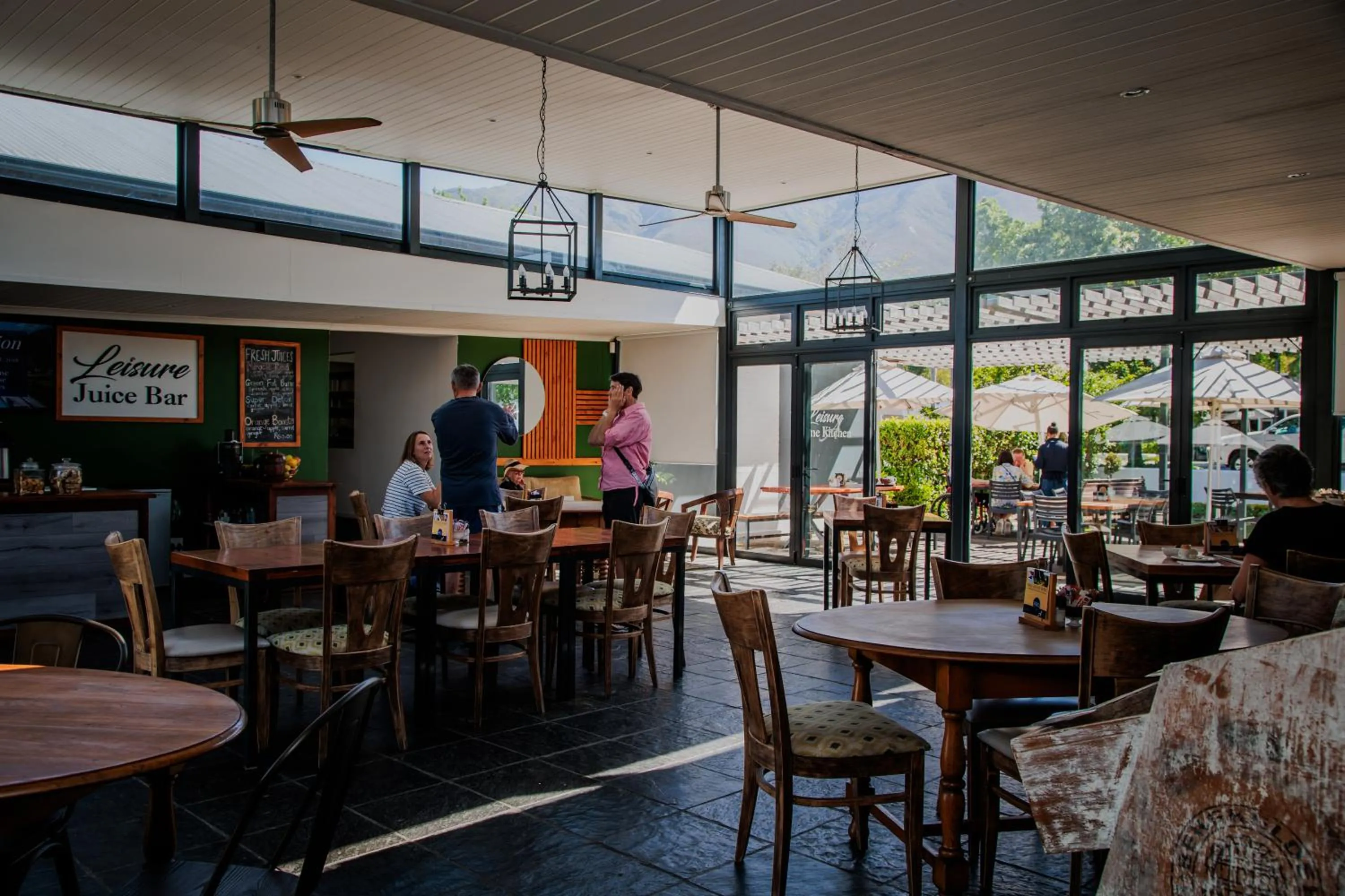 Restaurant/places to eat in Aan de Eike Guest House