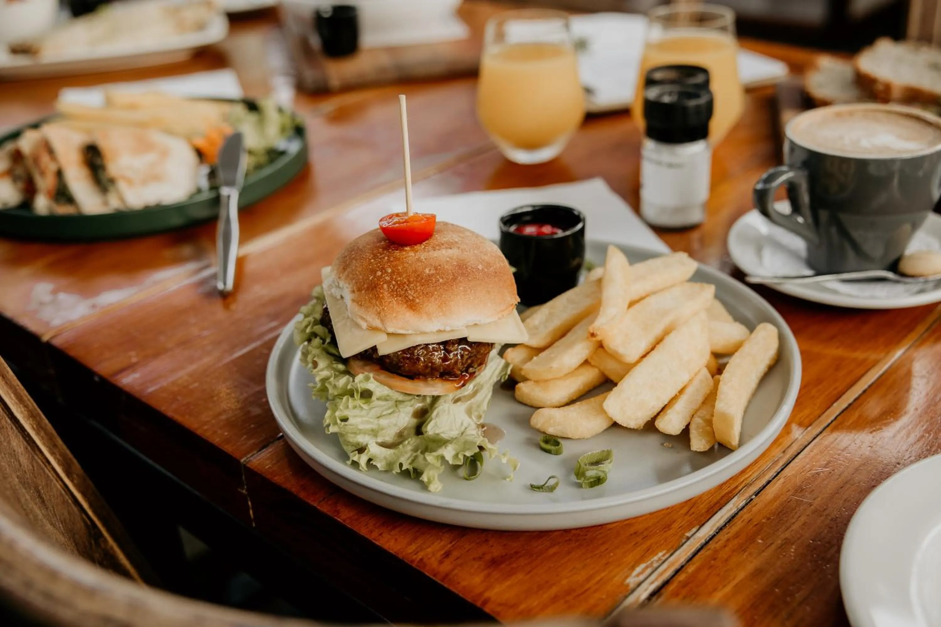 Restaurant/places to eat in Aan de Eike Guest House