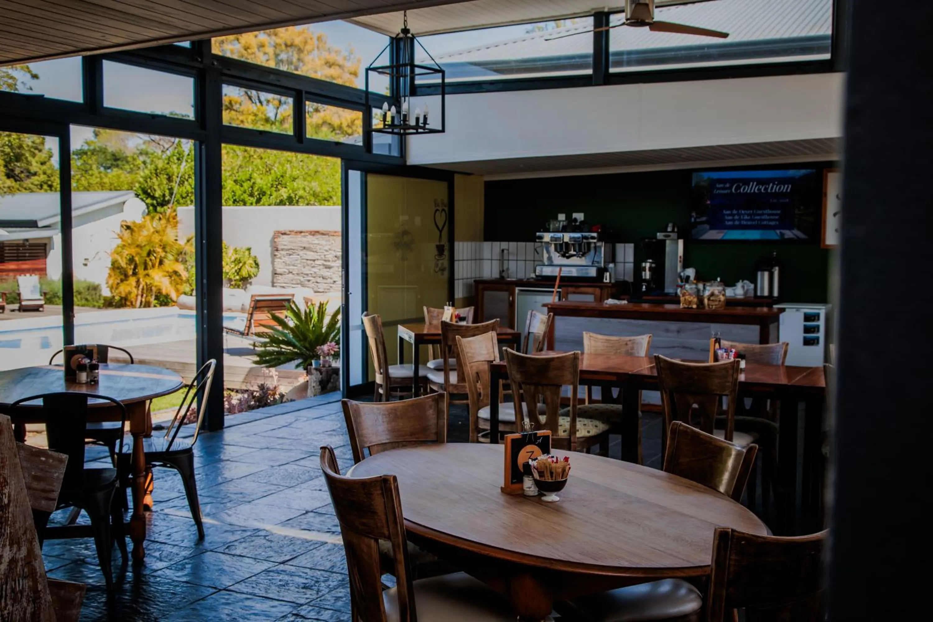 Restaurant/places to eat in Aan de Eike Guest House