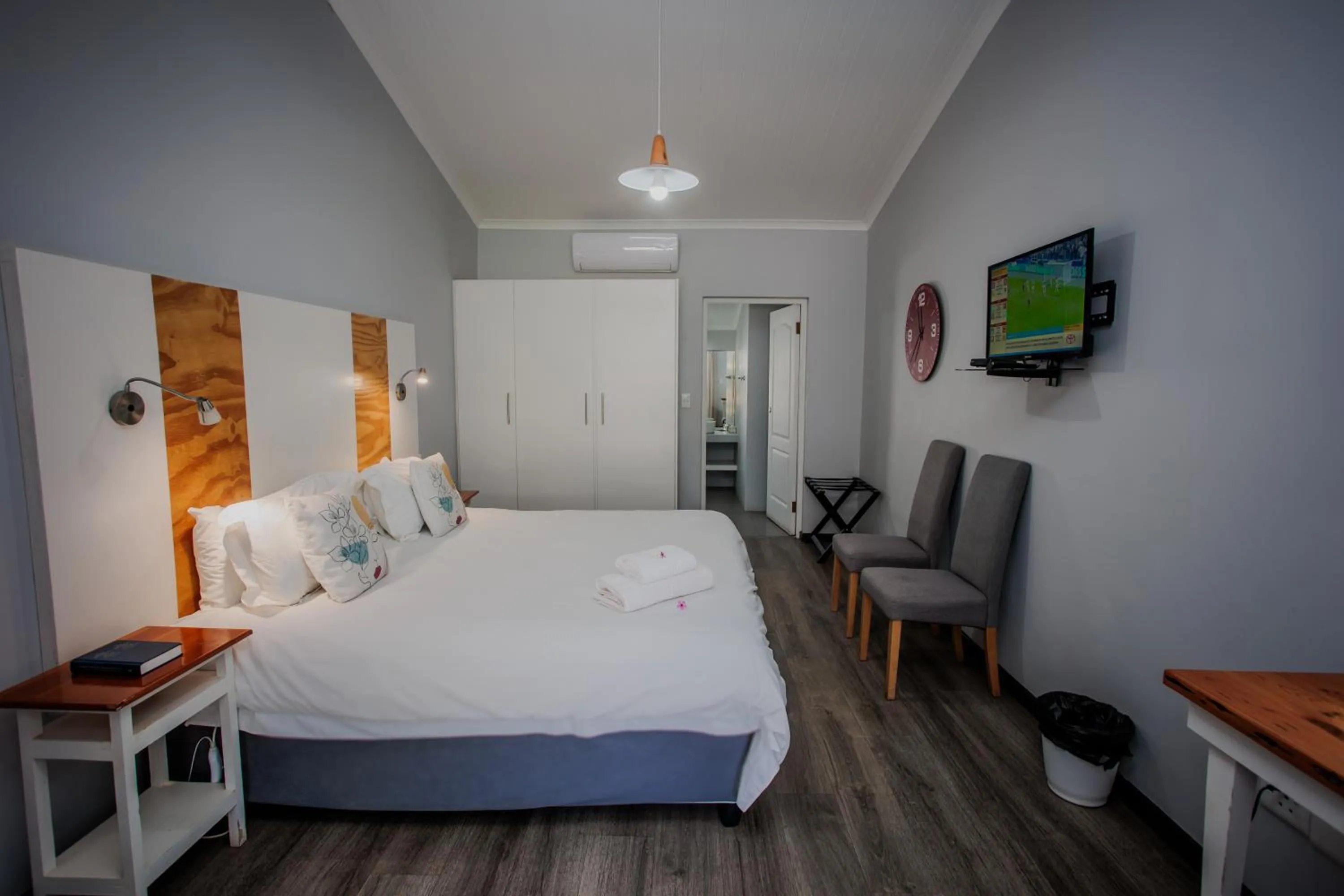 Bed in Aan de Eike Guest House