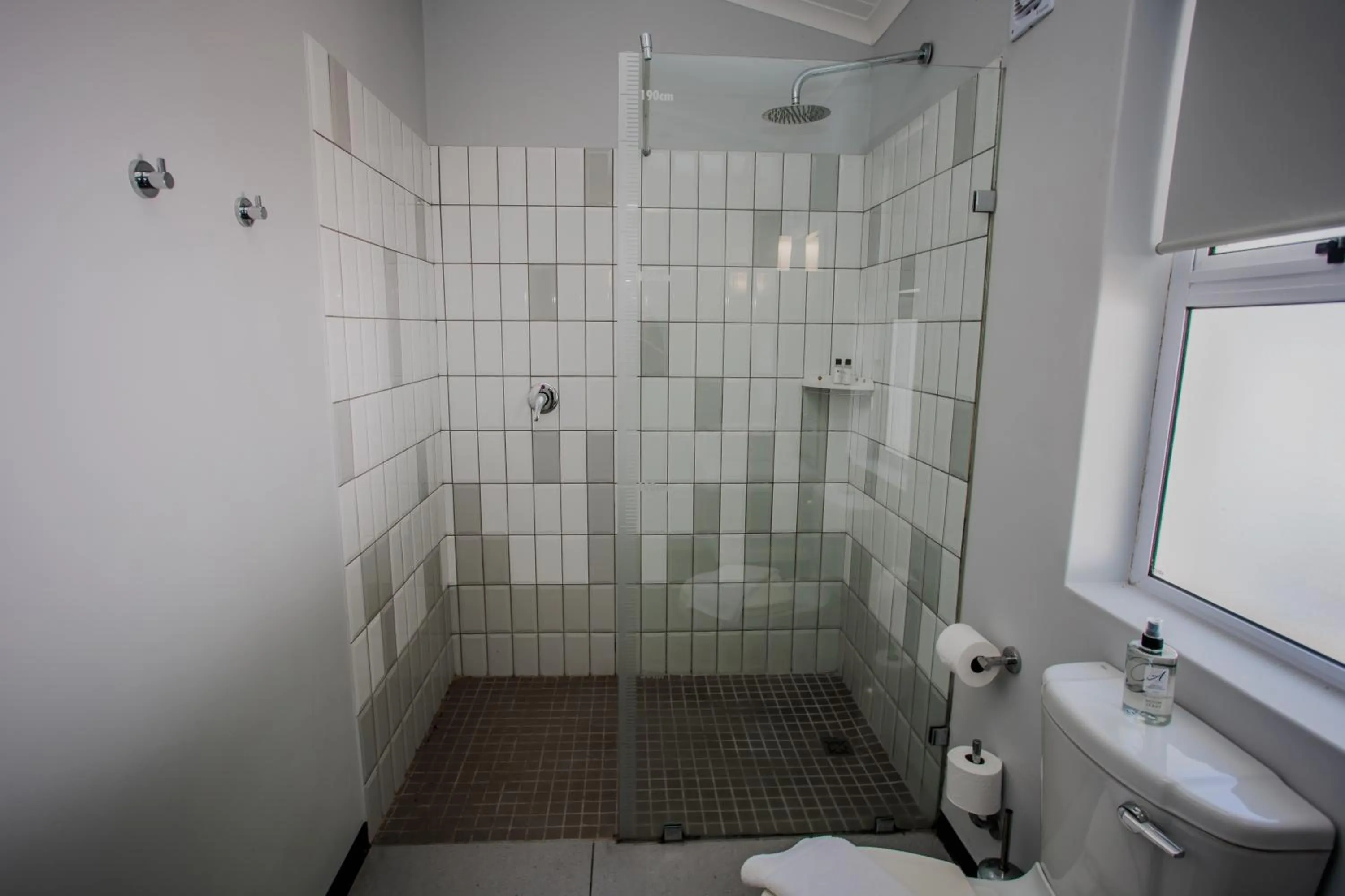 Shower in Aan de Eike Guest House