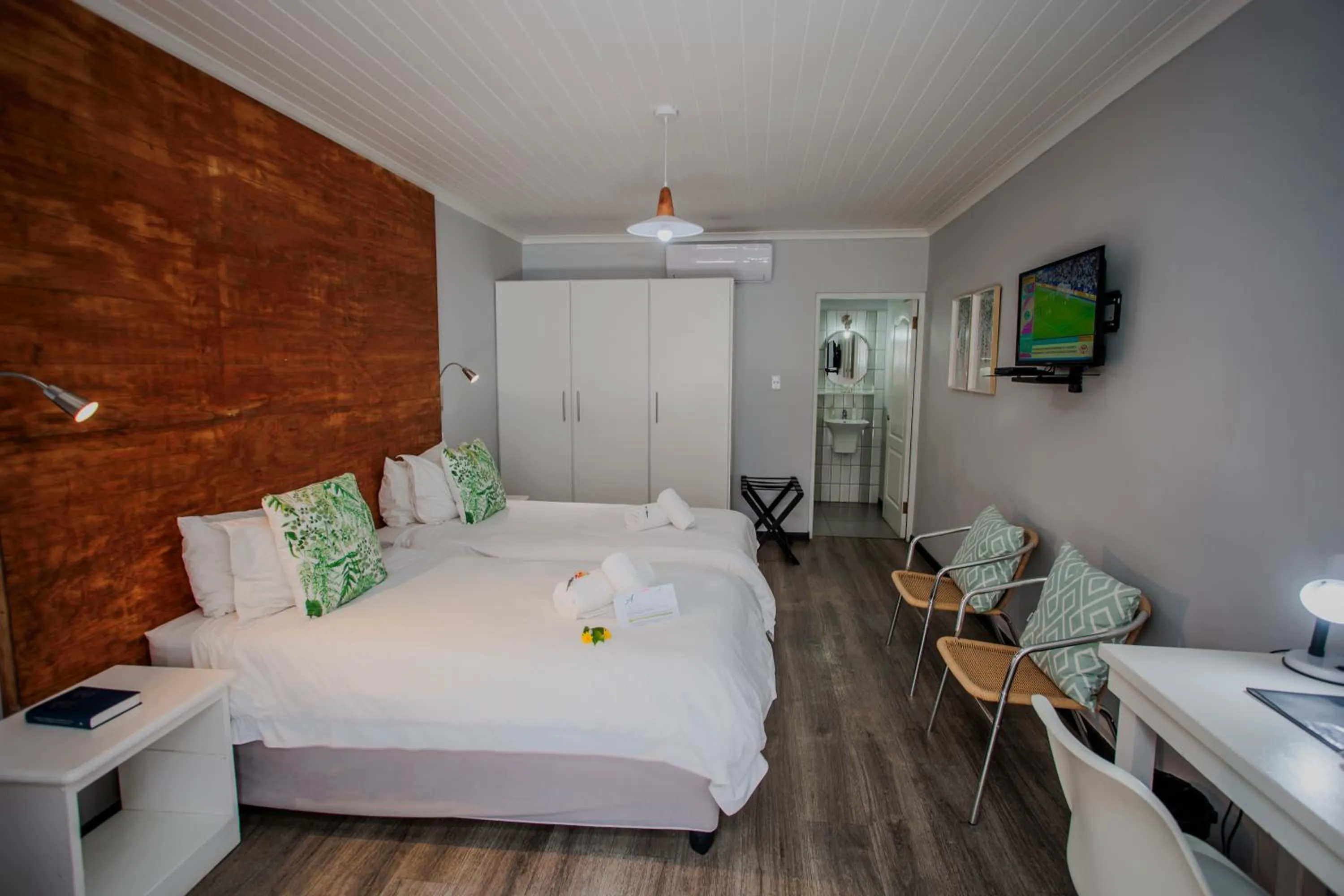 Bed in Aan de Eike Guest House