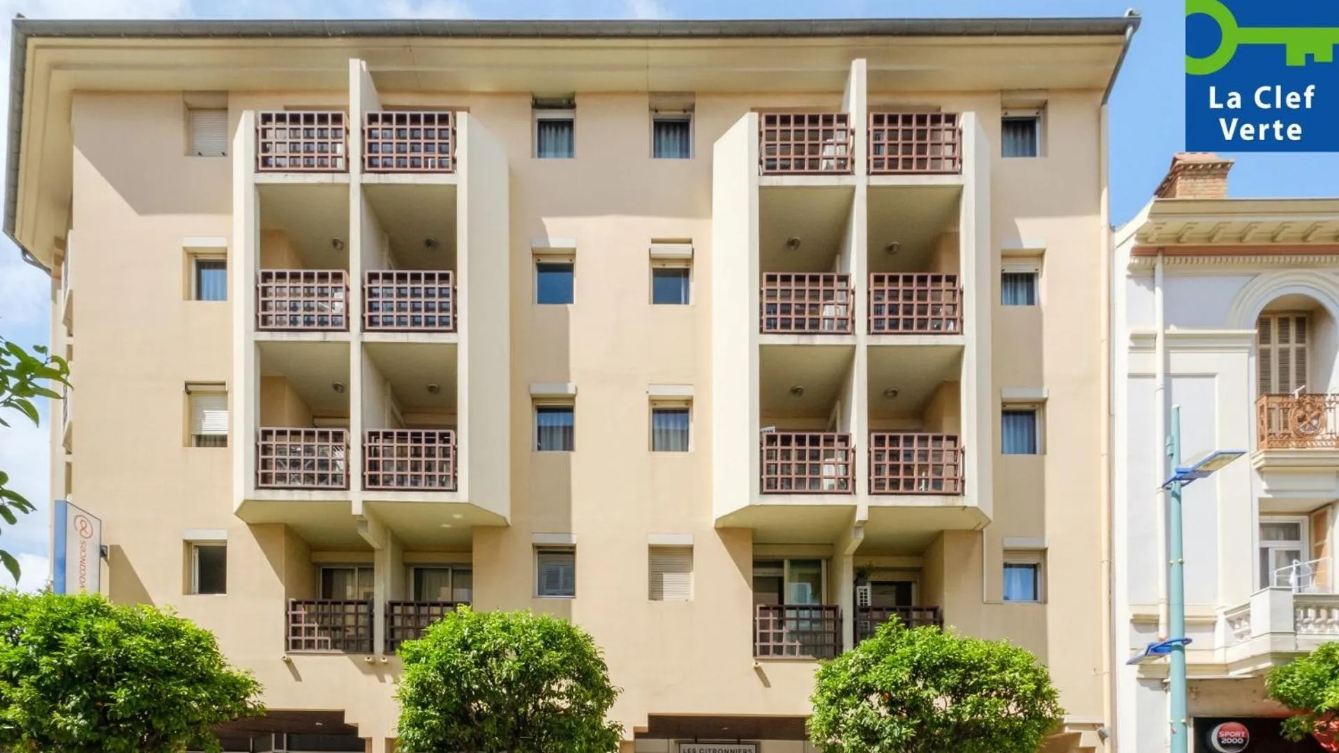 Property building in Résidence Pierre & Vacances Les Citronniers