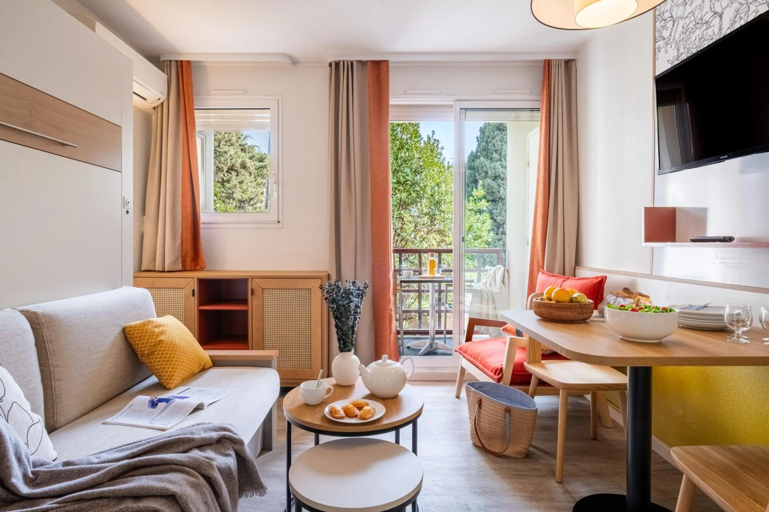 TV and multimedia in Résidence Pierre & Vacances Les Citronniers